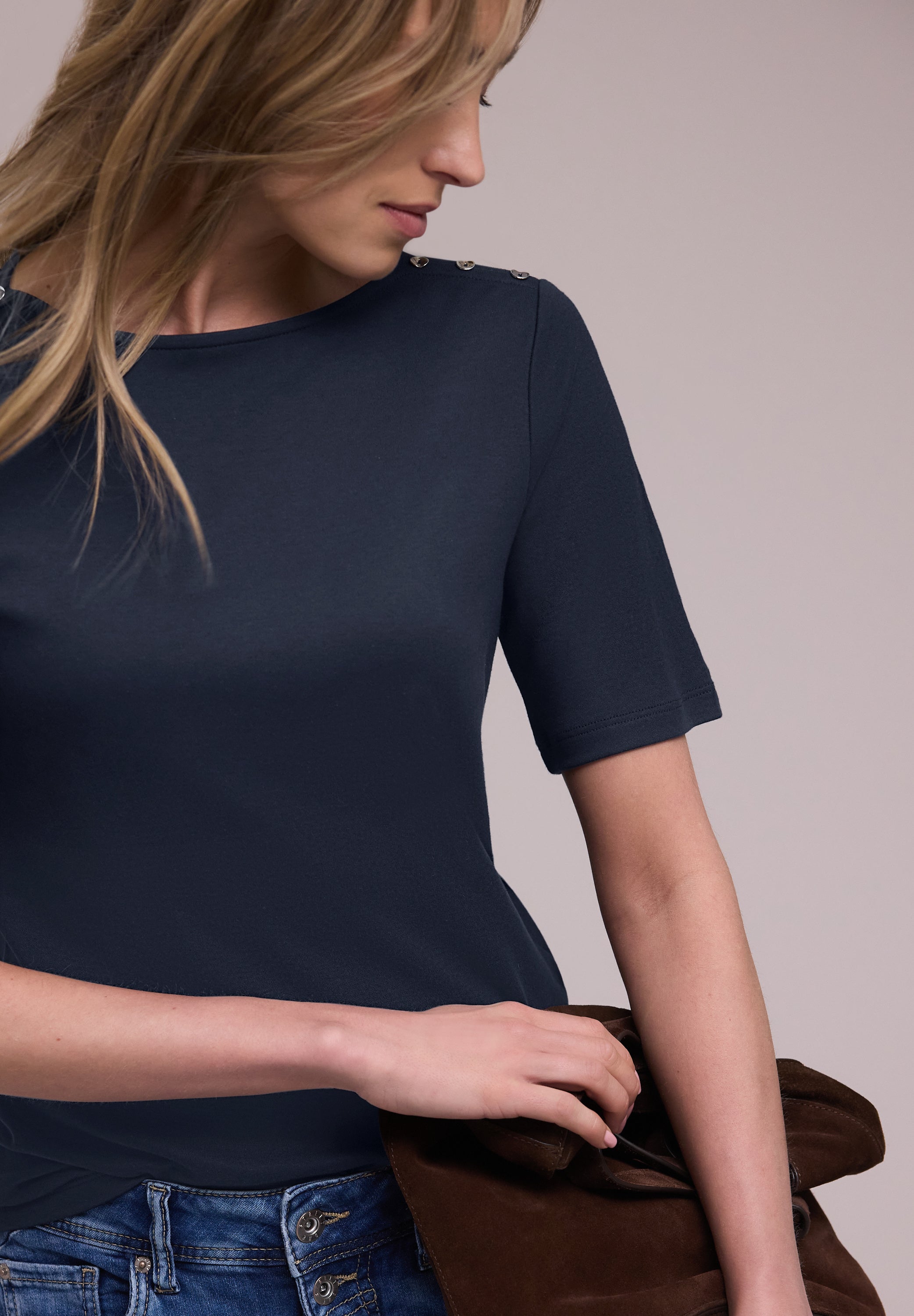 Kurzarm Shirt mit Knopfdetail