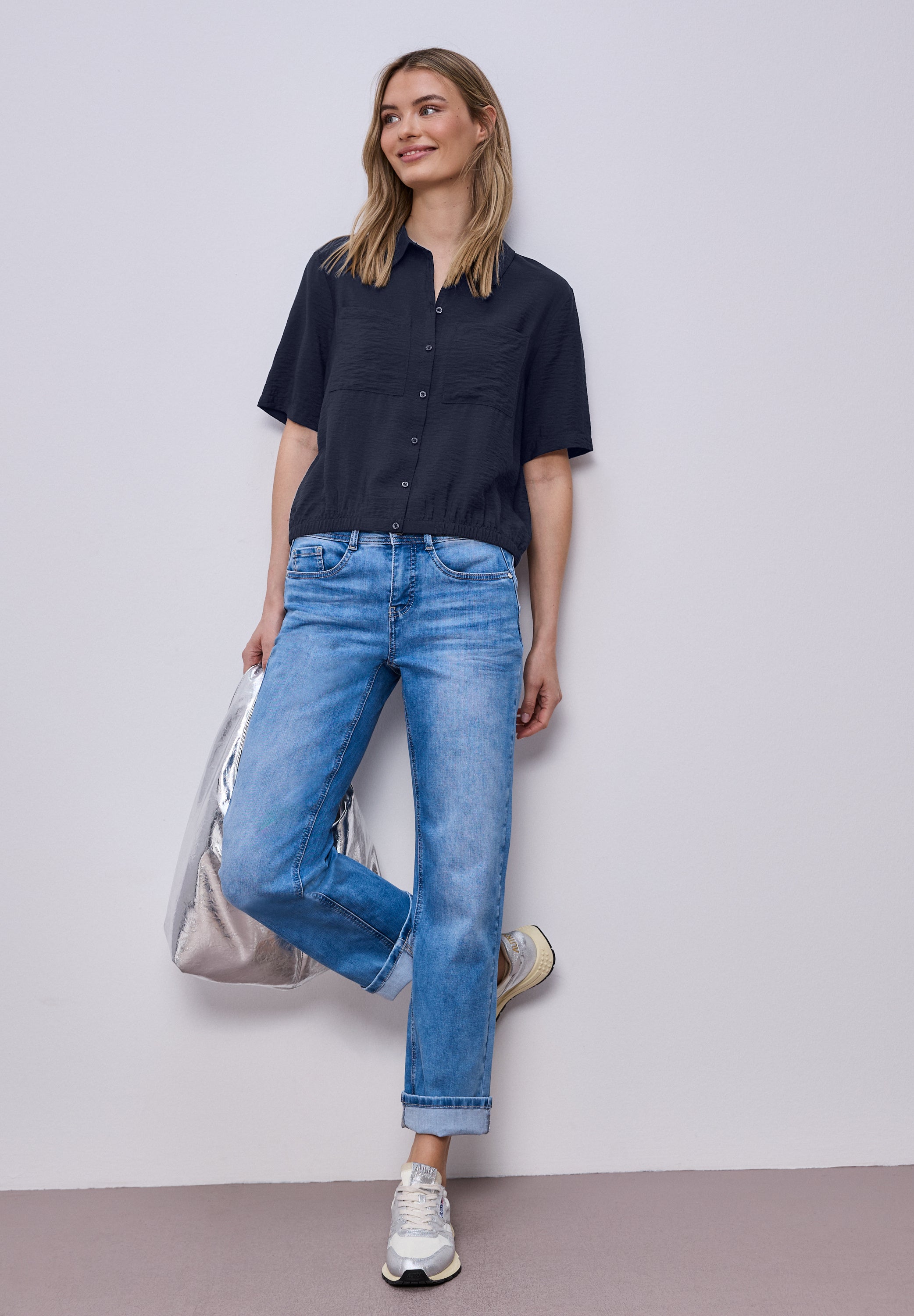 Kurzarm Bluse mit Elastiksaum