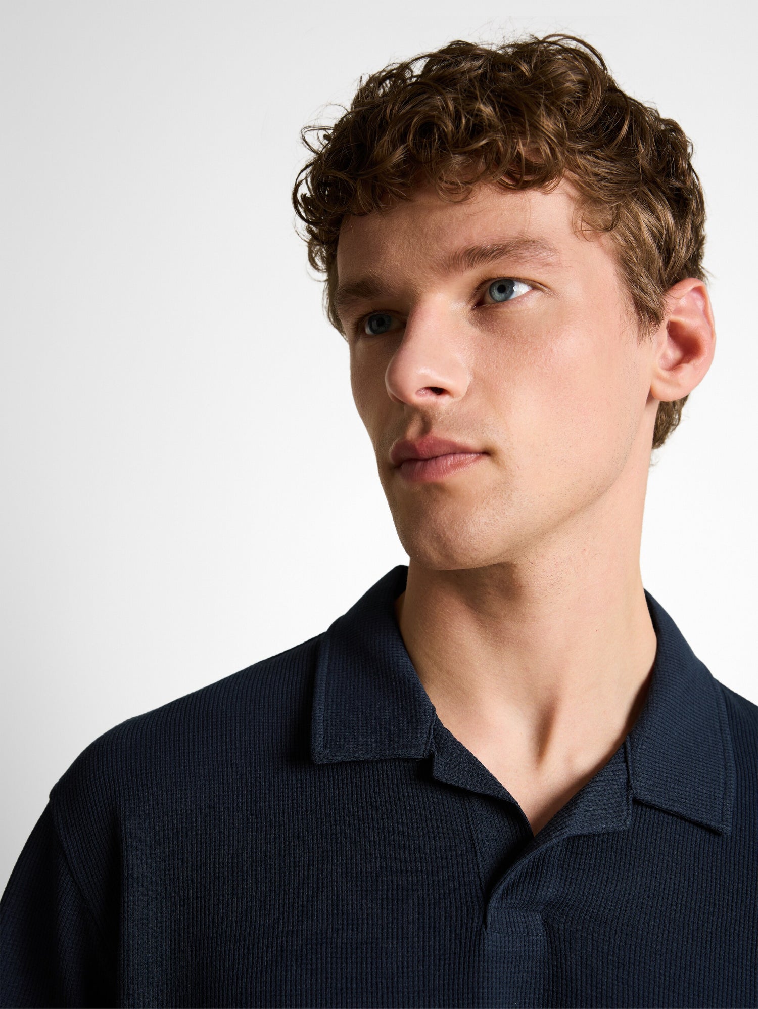 Relaxed Fit Resort Poloshirt mit Waffelstruktur