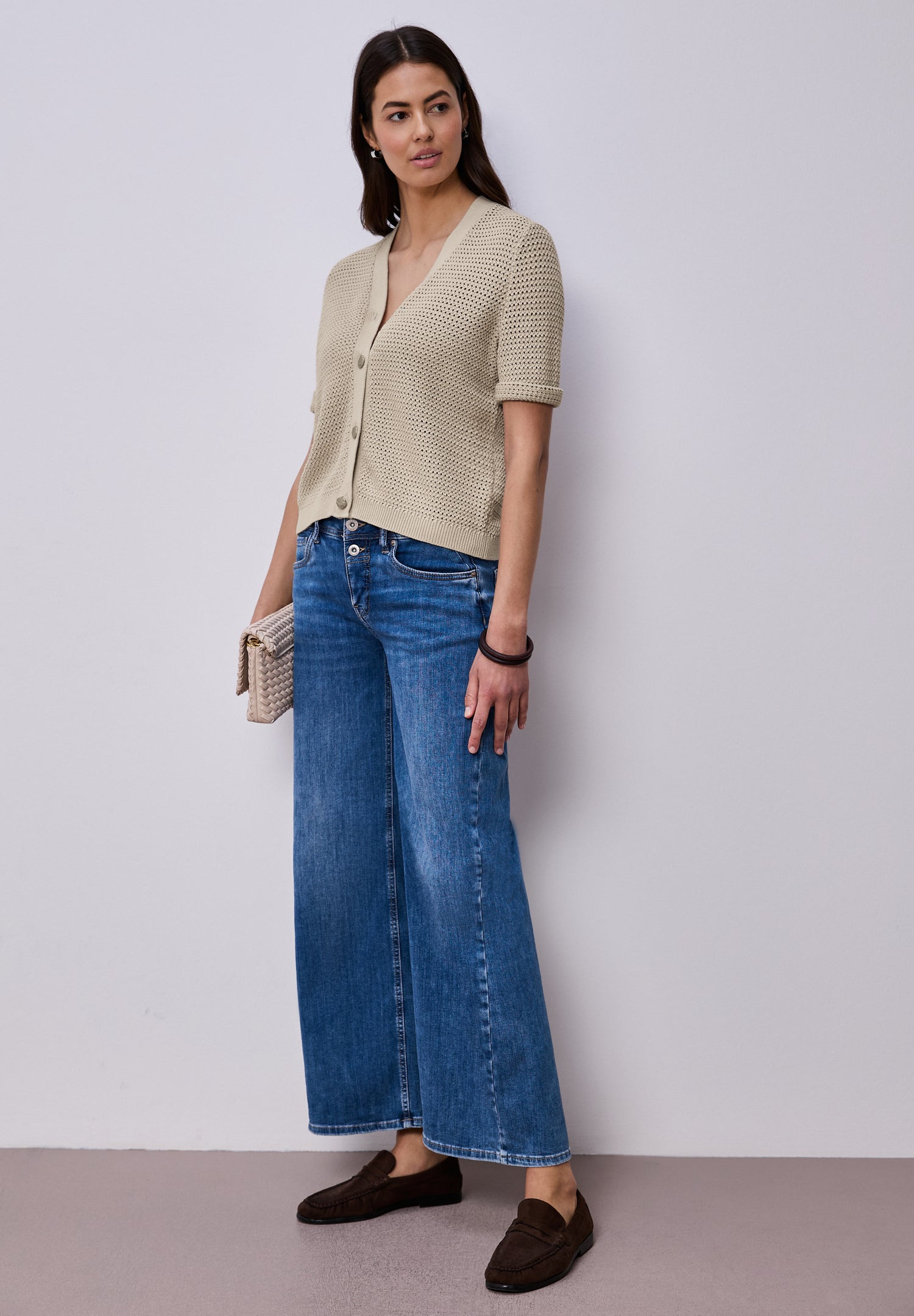 Kurzarm Cardigan mit V-Neck und Struktur