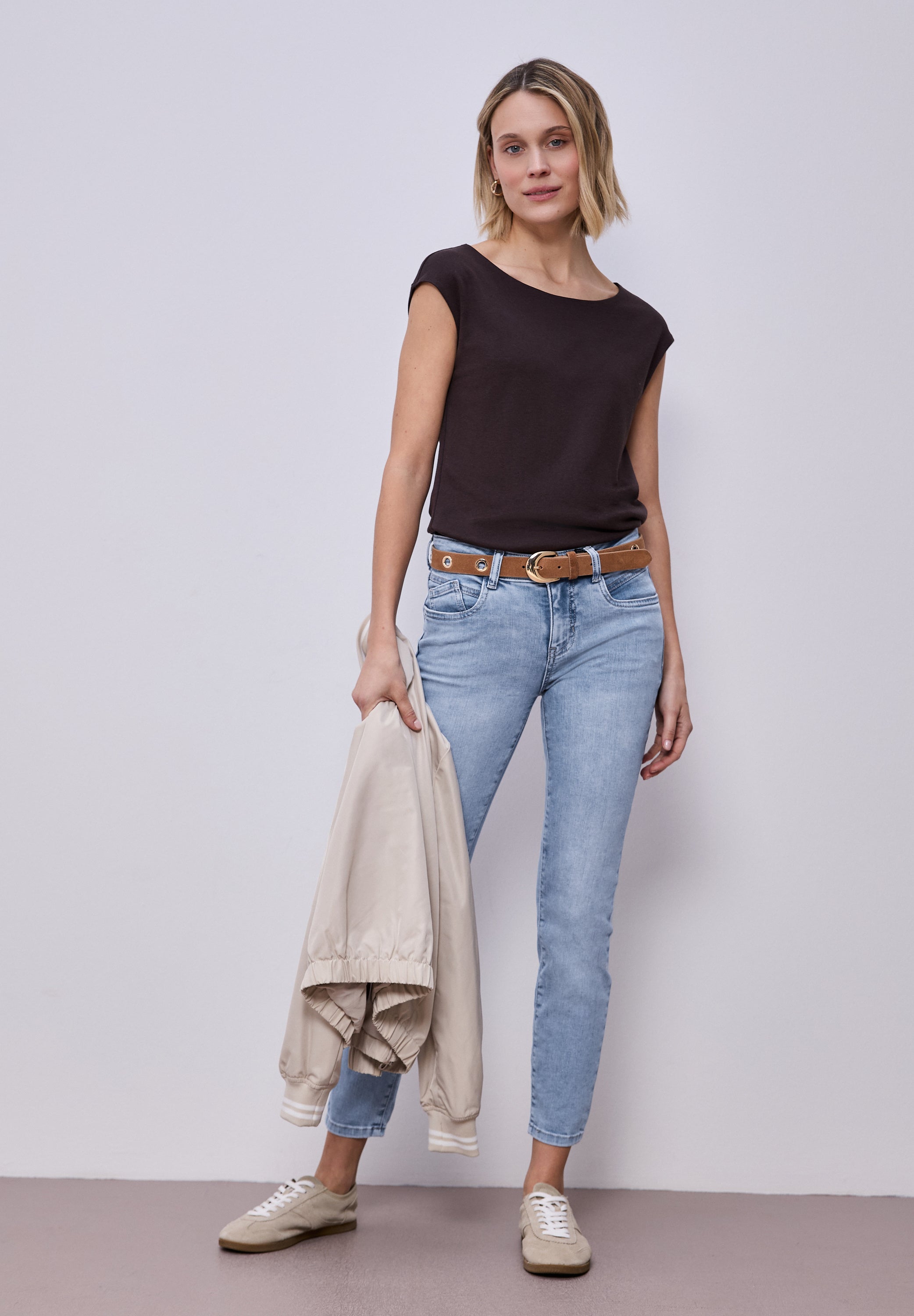 Mid Waist Slim Leg Jeans im Slim Fit