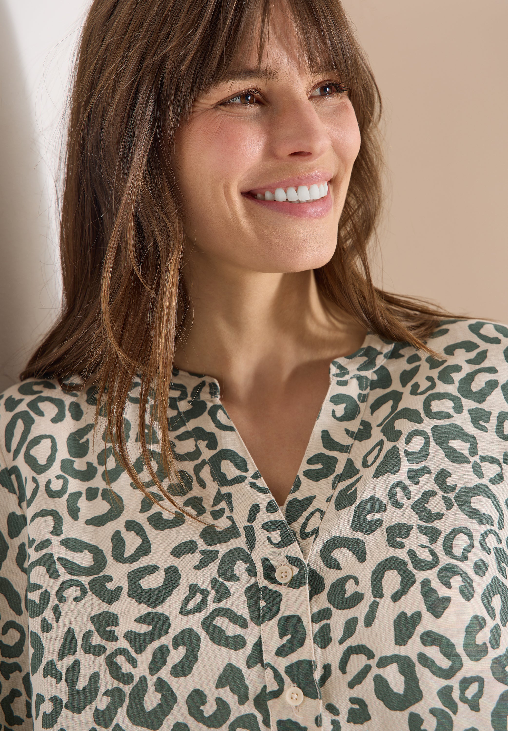 Bluse mit Leo-Muster aus Leinenmix