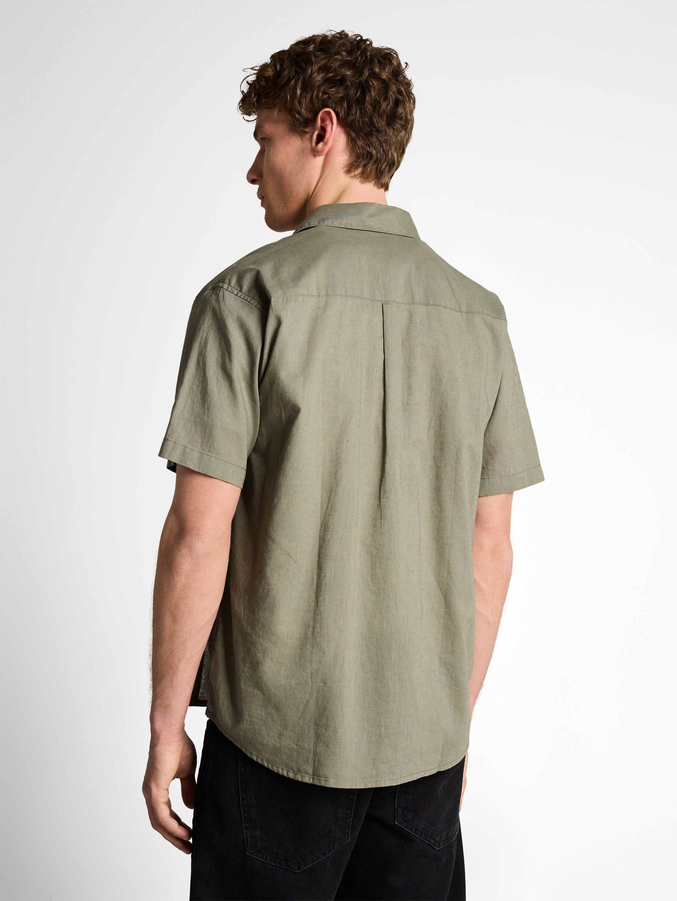 Relaxed Fit Kurzarmhemd mit Leinenanteil
