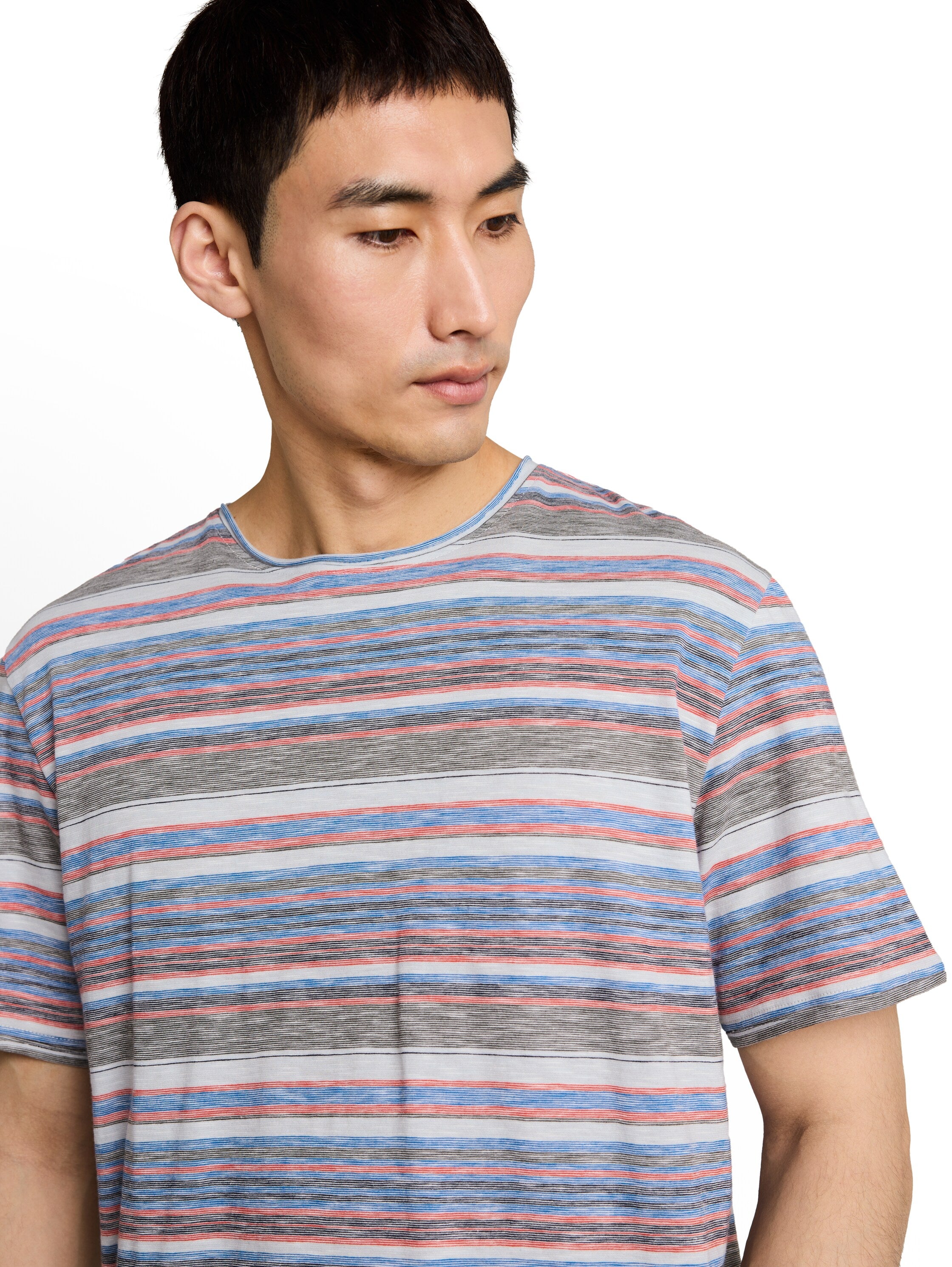 T-Shirt mit feinen Streifen