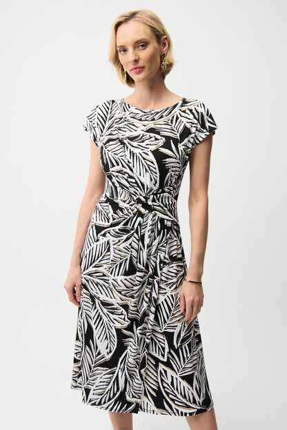 Fit-and-Flare-Kleid mit tropischem Print und U-Boot-Ausschnitt