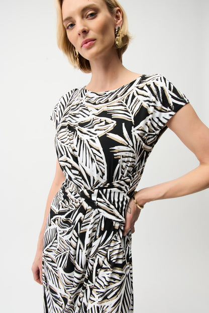 Fit-and-Flare-Kleid mit tropischem Print und U-Boot-Ausschnitt