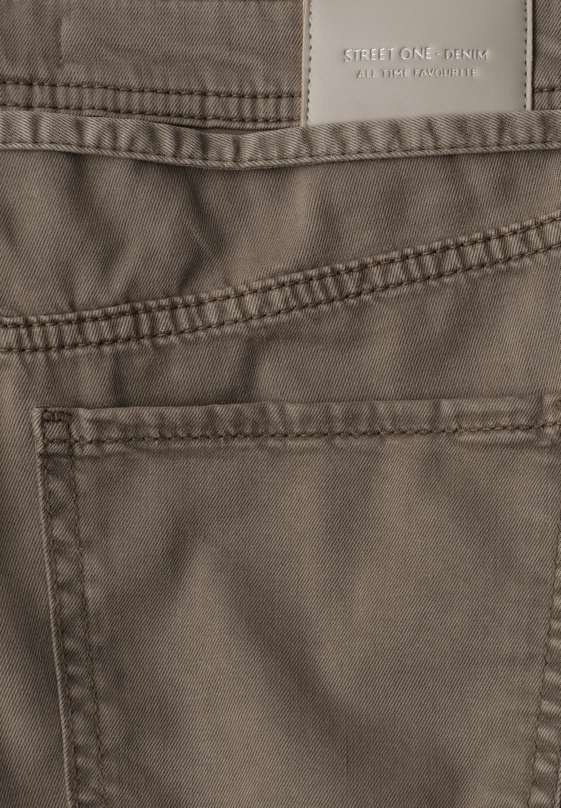 Wide Leg Jeans mit Gürteldetail