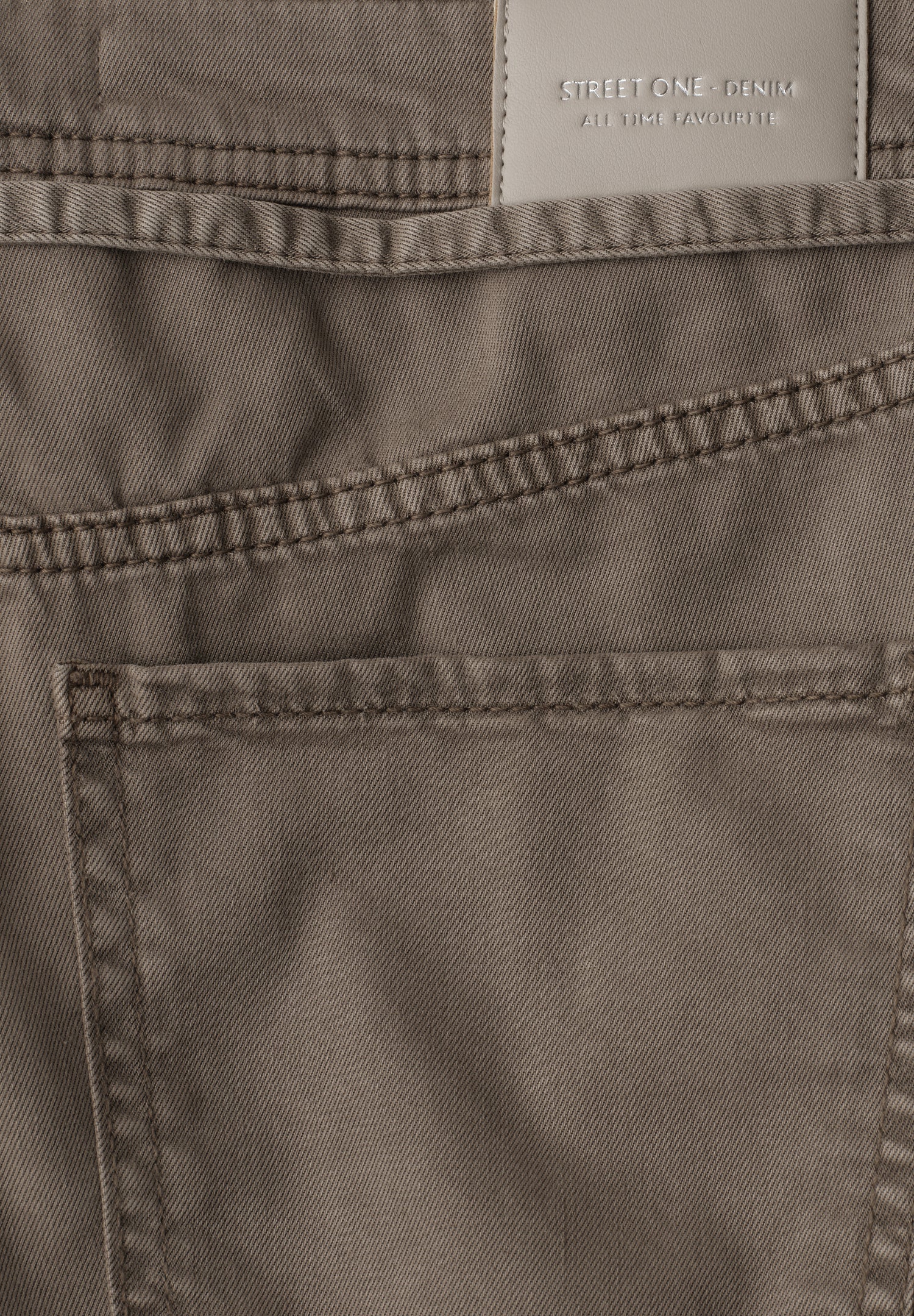Wide Leg Jeans mit Gürteldetail