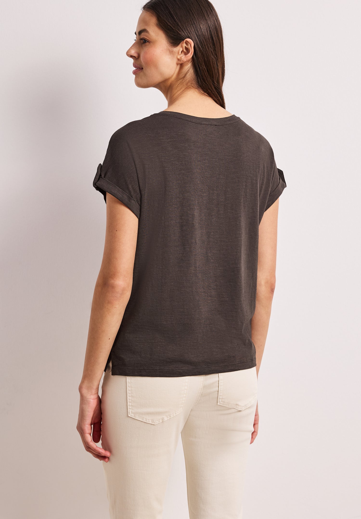 T-Shirt mit Rundhals und Knopfdetails