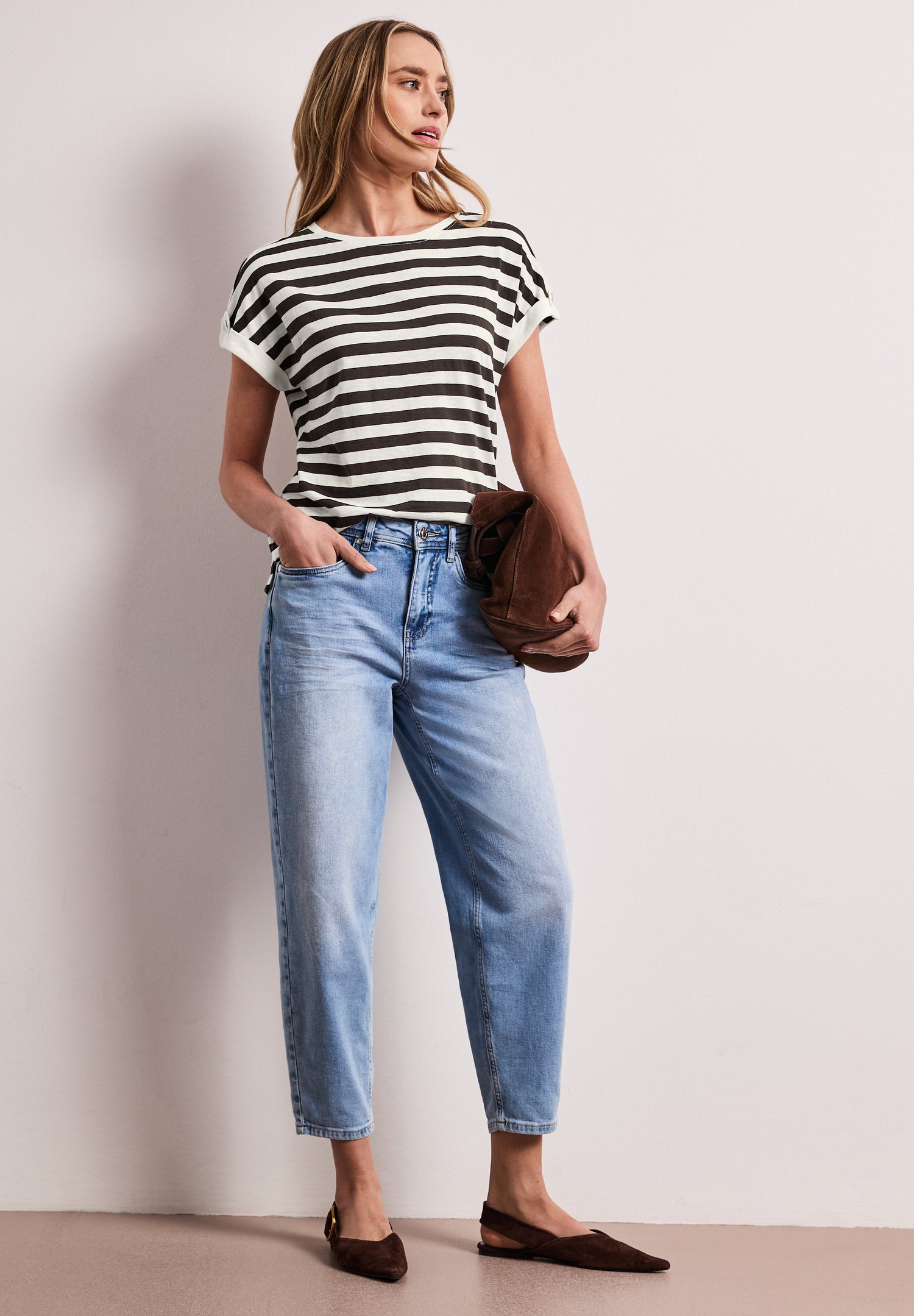 T-Shirt mit Rundhals und Knopfdetail