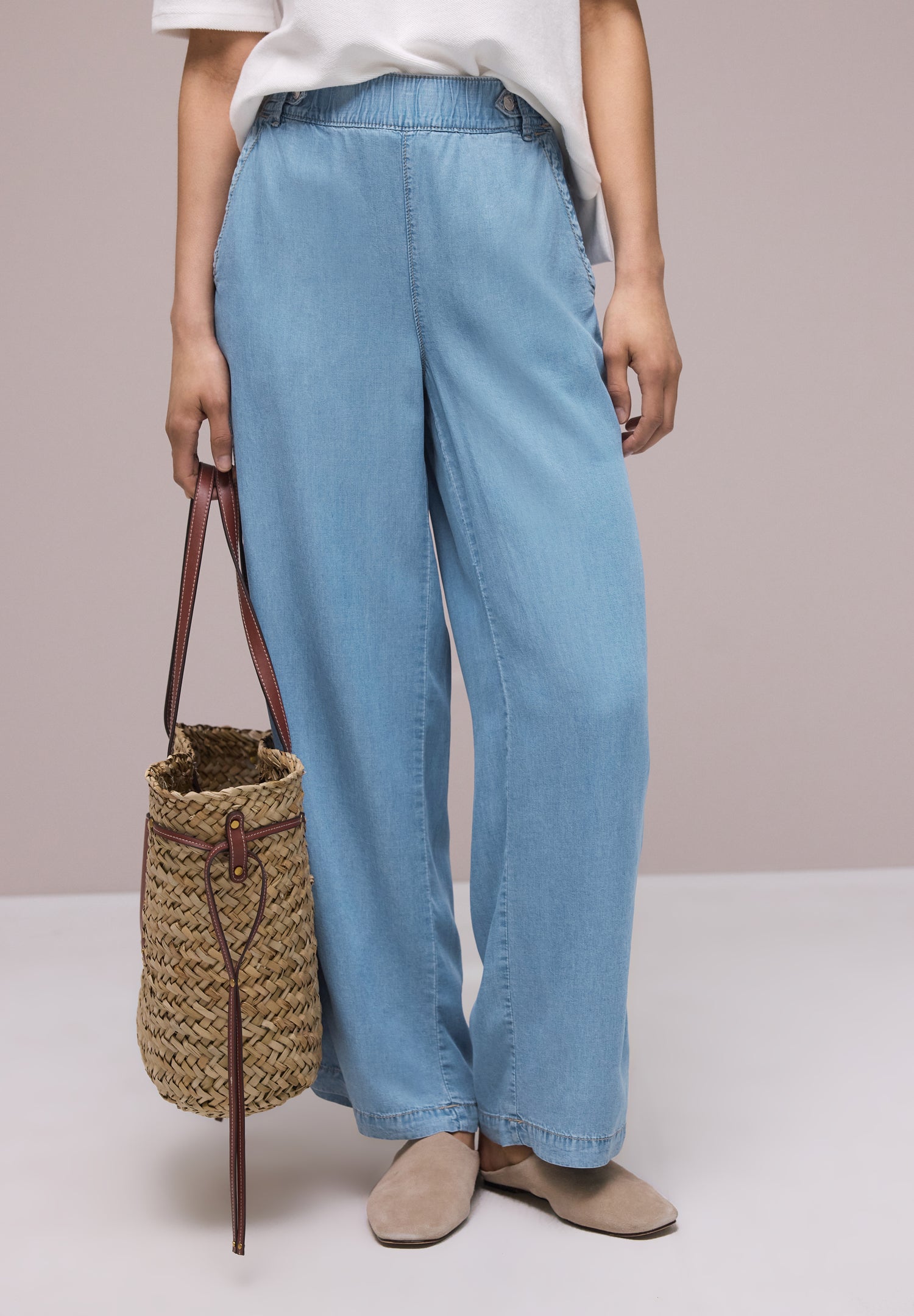 High Waist Wide Leg Hose mit Knopfdetails