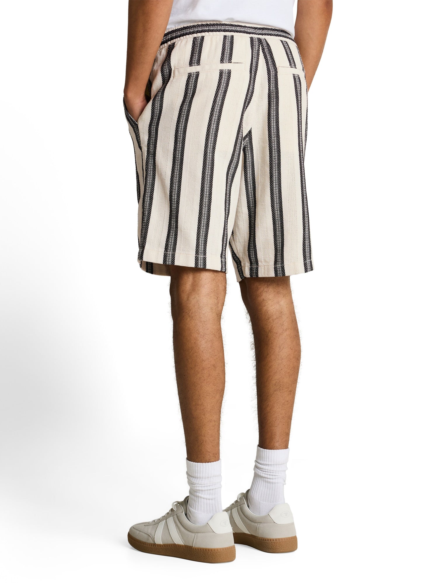 Relaxed Fit Shorts mit Streifenmuster