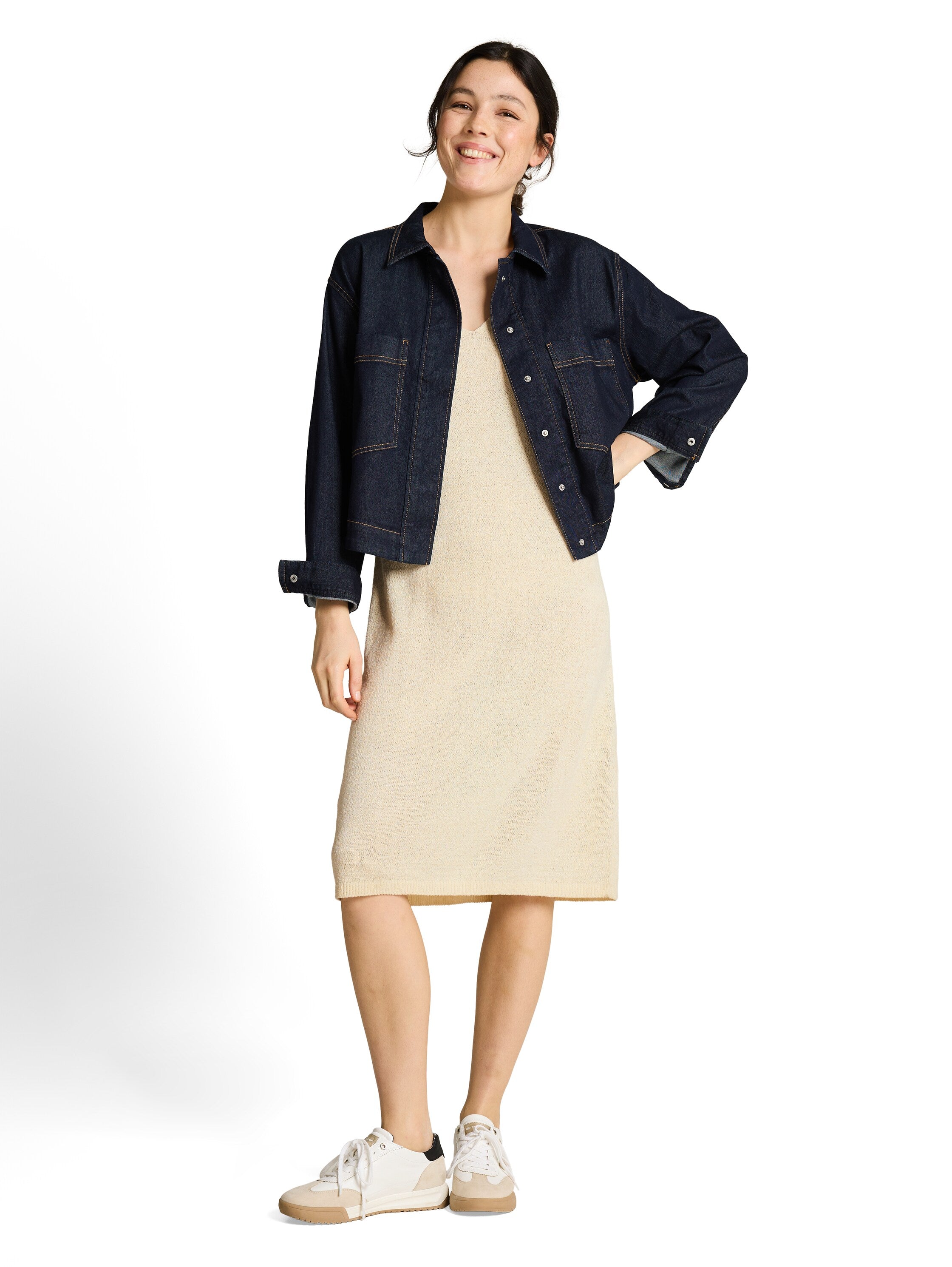 Loose Fit Strickkleid mit V-Ausschnitt