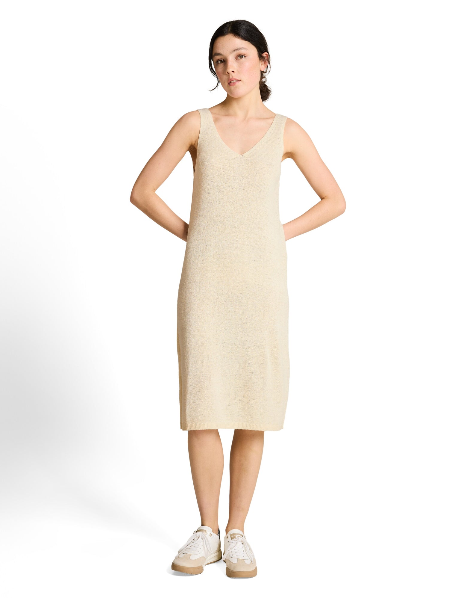 Loose Fit Strickkleid mit V-Ausschnitt