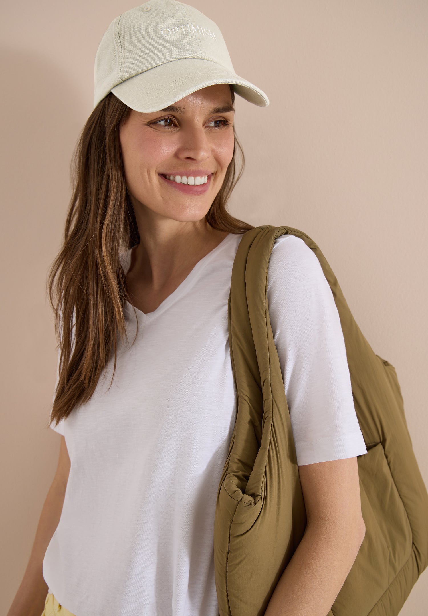 Cap mit Stickerei