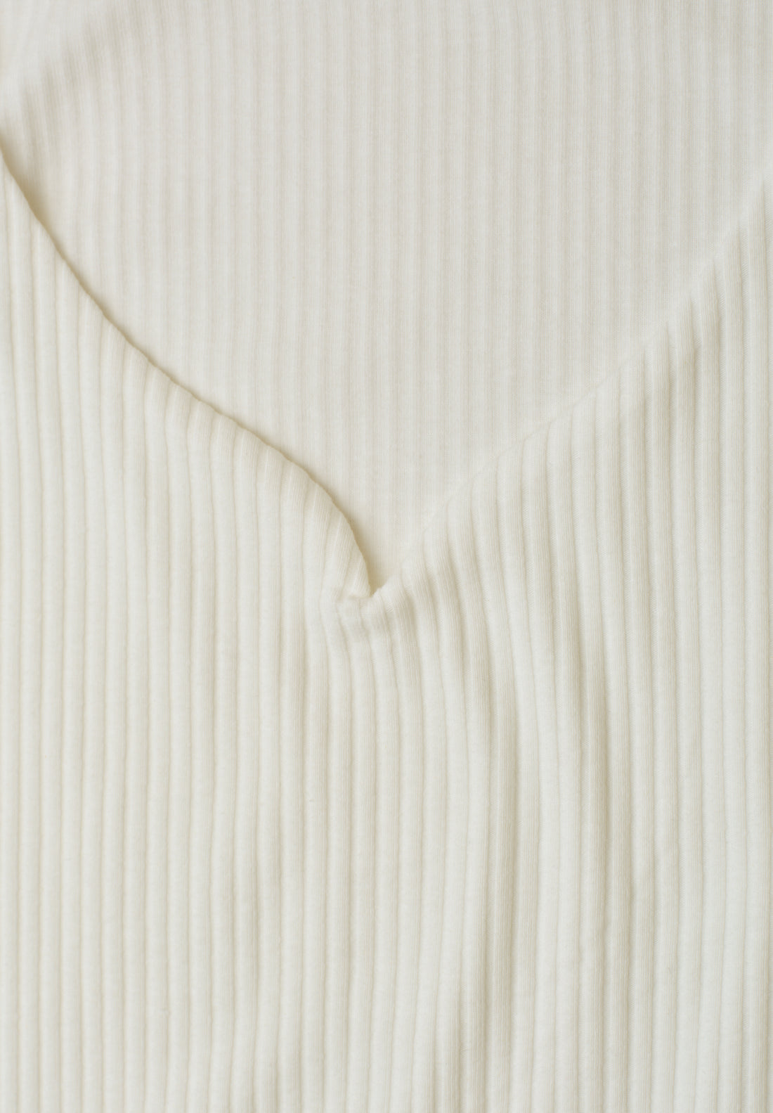 Basic Top mit Herzausschnitt