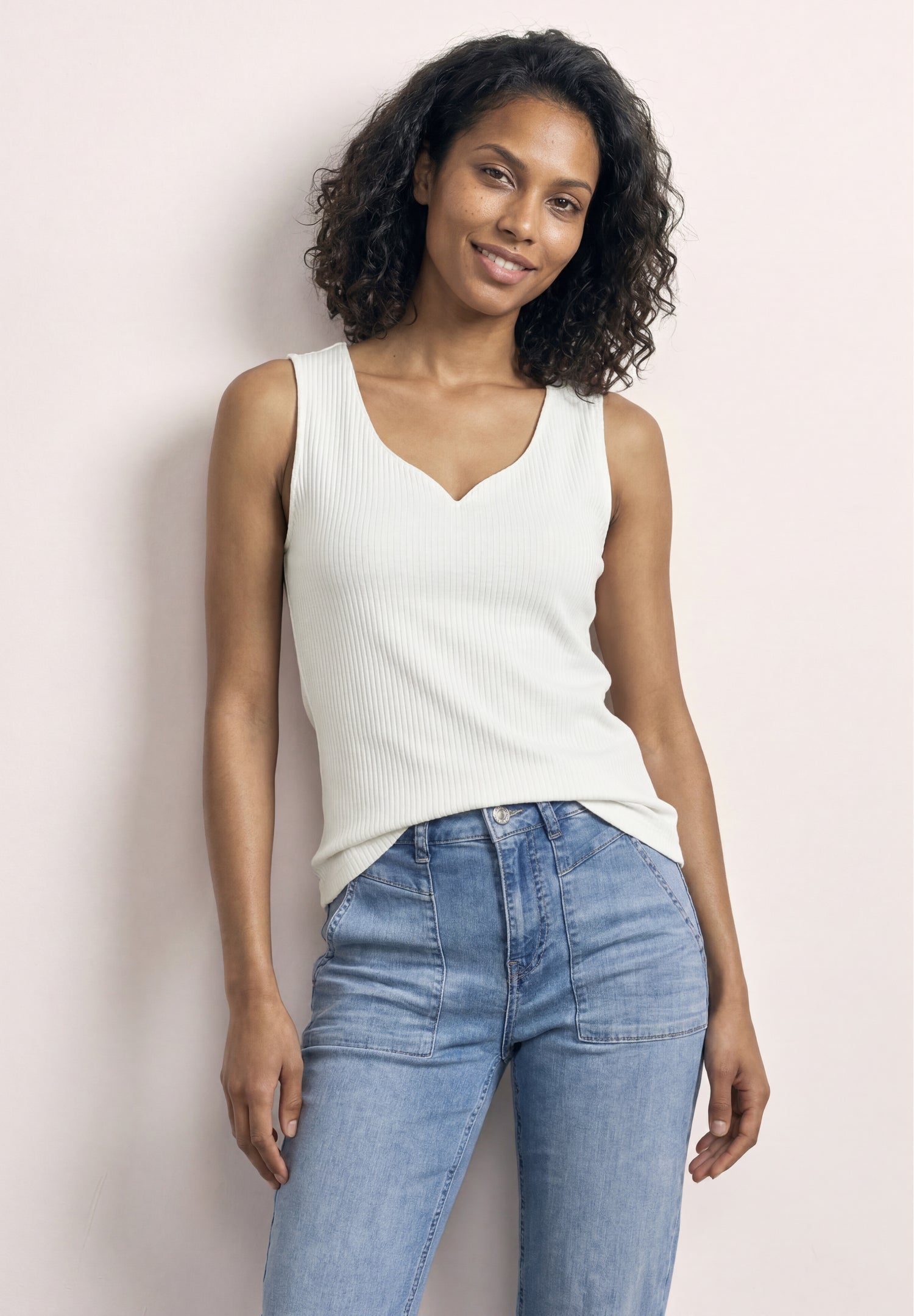 Basic Top mit Herzausschnitt