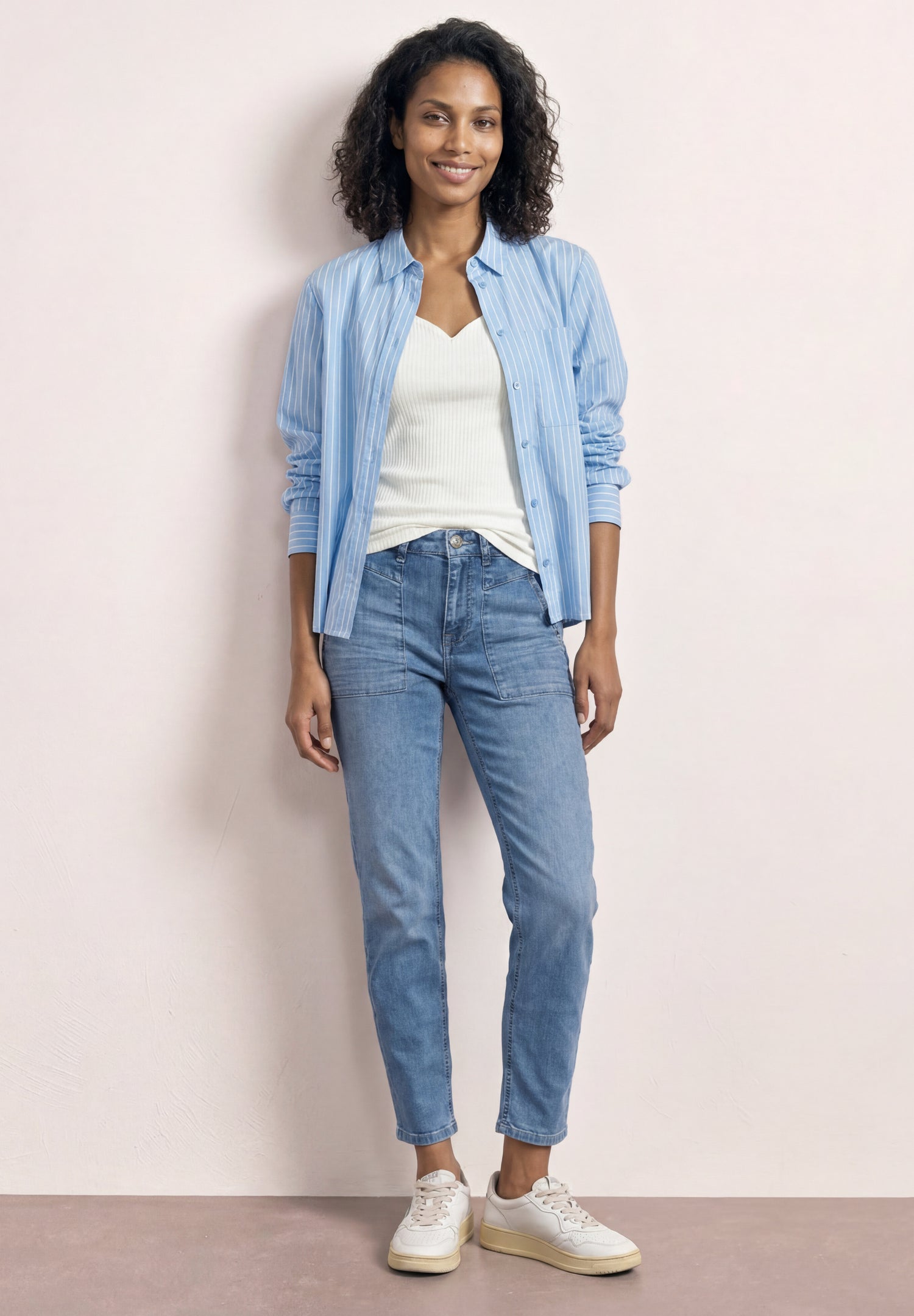 Basic Top mit Herzausschnitt