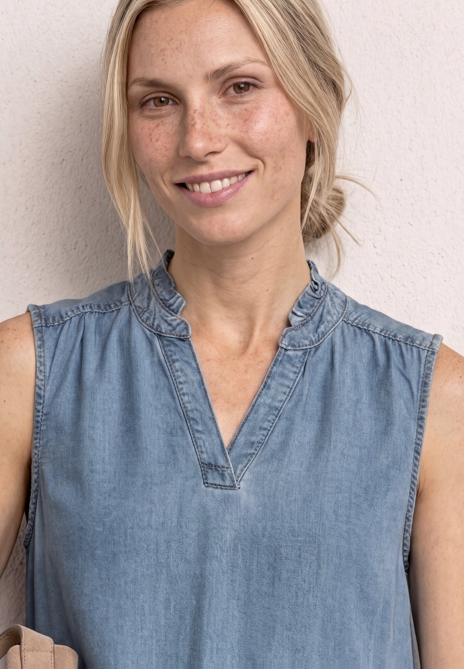 Blusentop mit Rüschen im Denim-Look