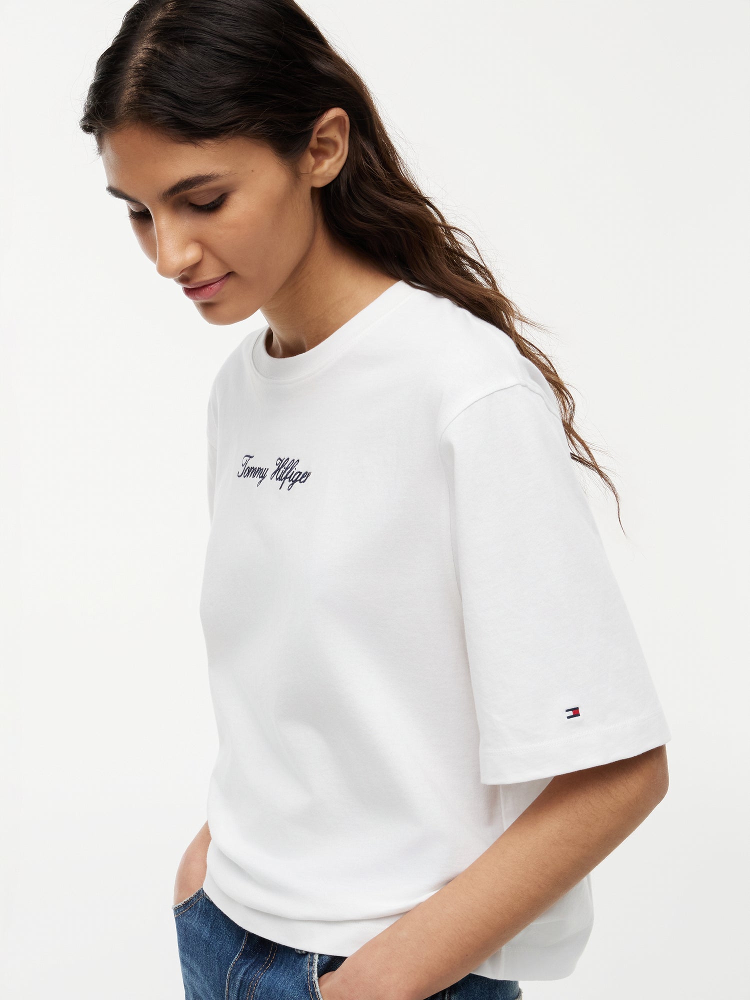 CLASSIC SCRIPT TRAPEZE TEE