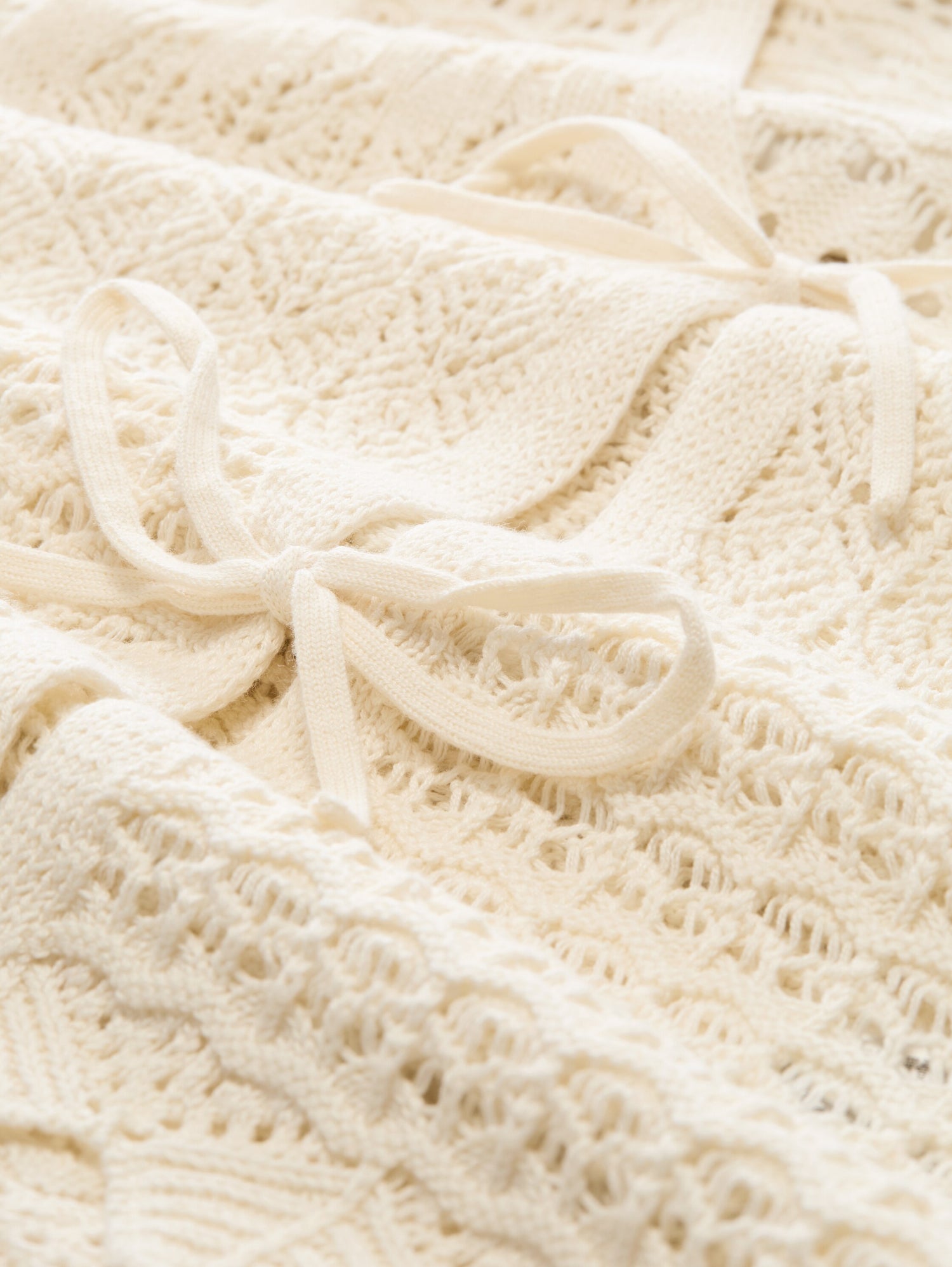 Strickwesten mit Lochmuster