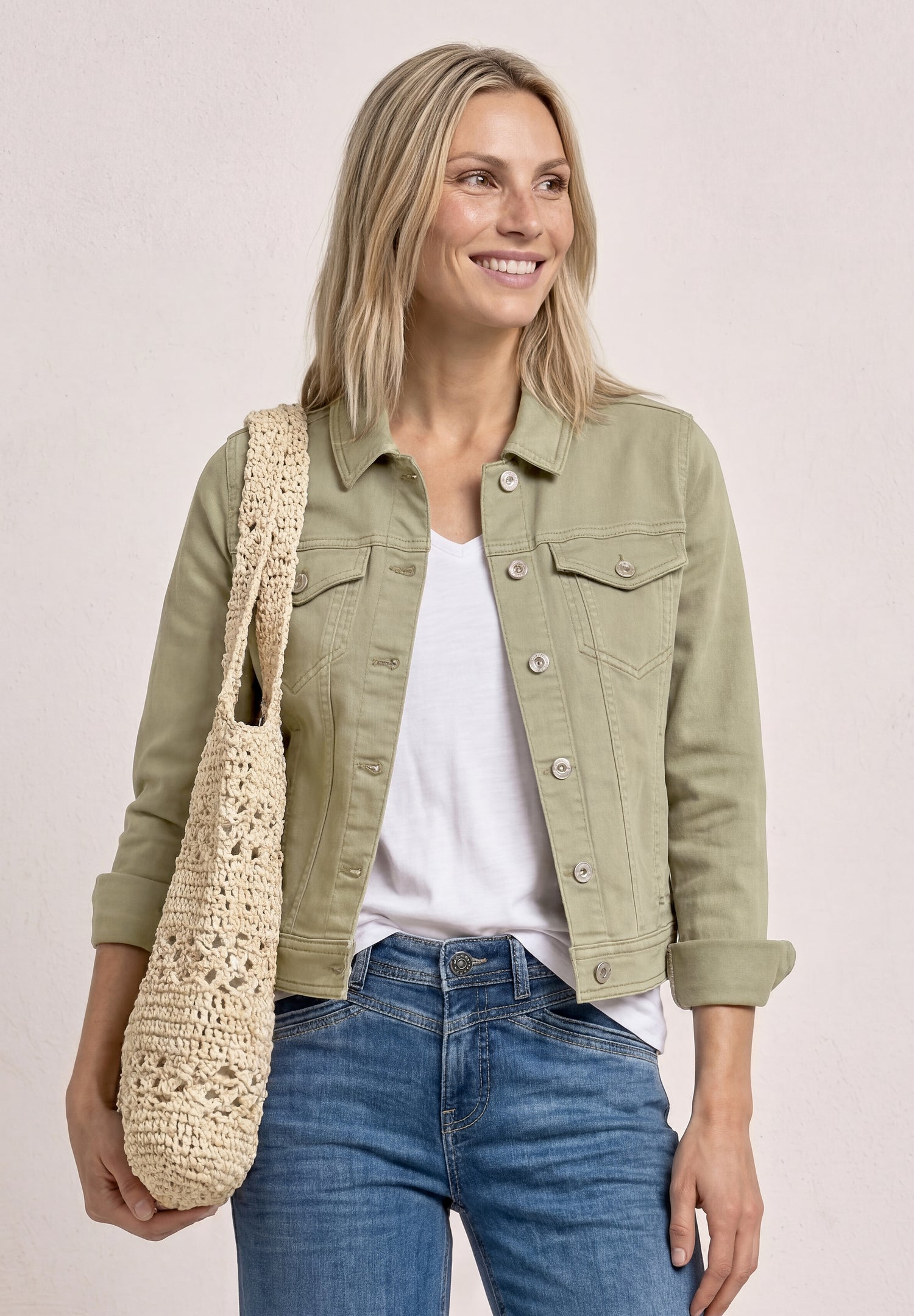 Jeansjacke im Colored-Denim-Look