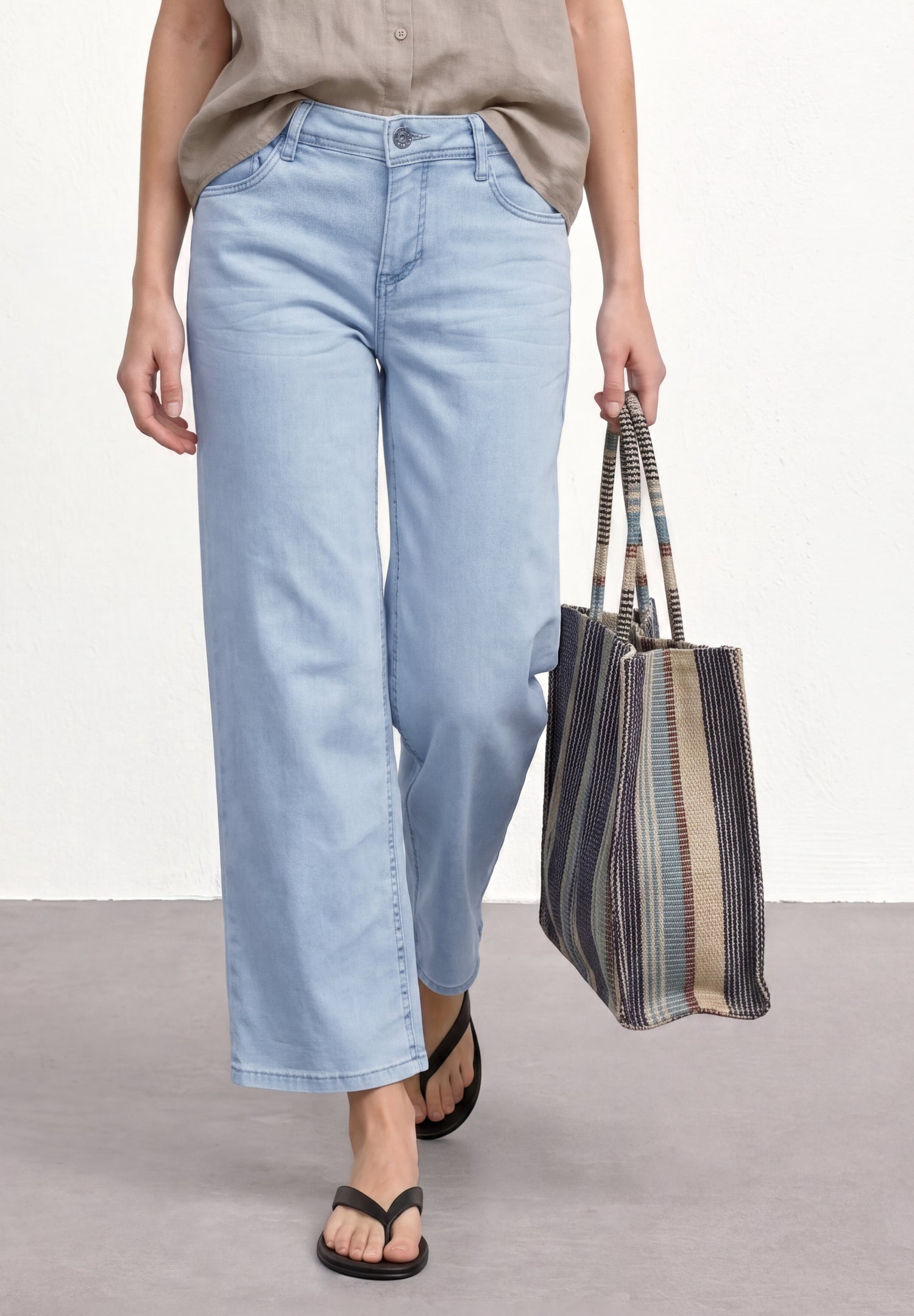 Mid Waist Wide Leg Jeans im Loose Fit