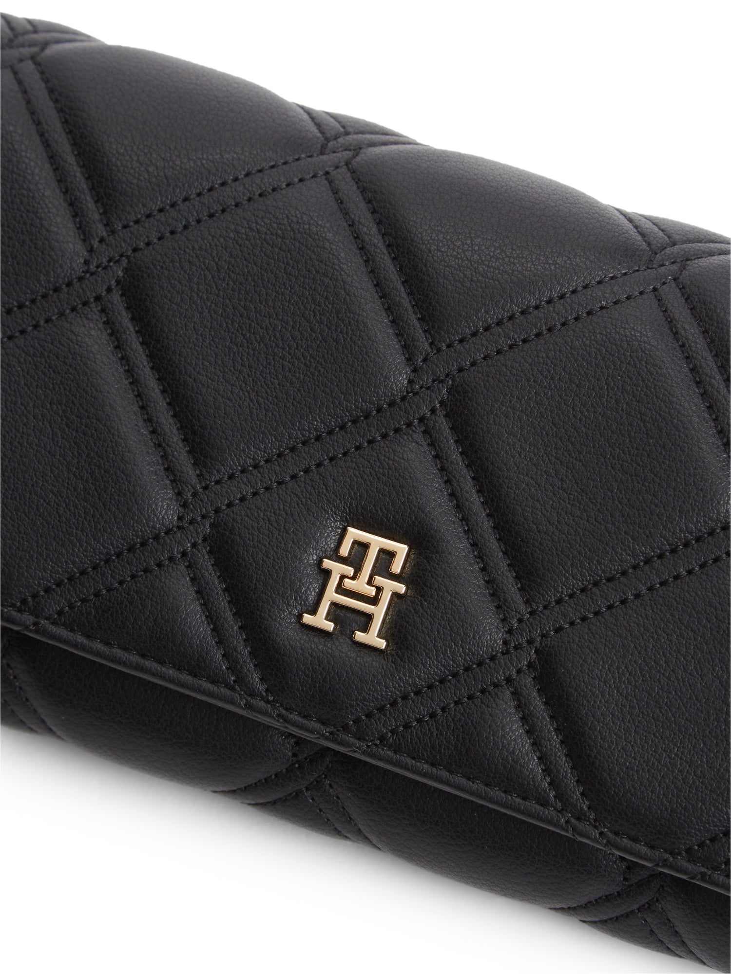 TH FEMININE WALLET ON CHAIN