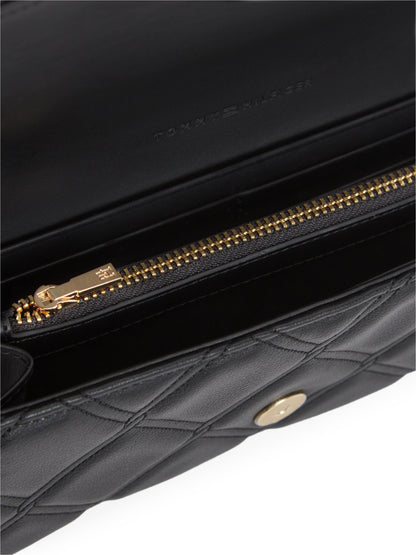 TH FEMININE WALLET ON CHAIN