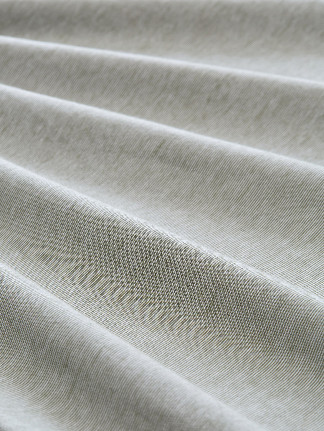 T-Shirt mit feinen Streifen