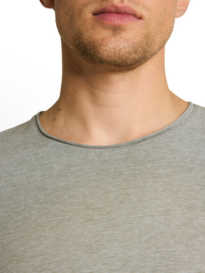 T-Shirt mit feinen Streifen