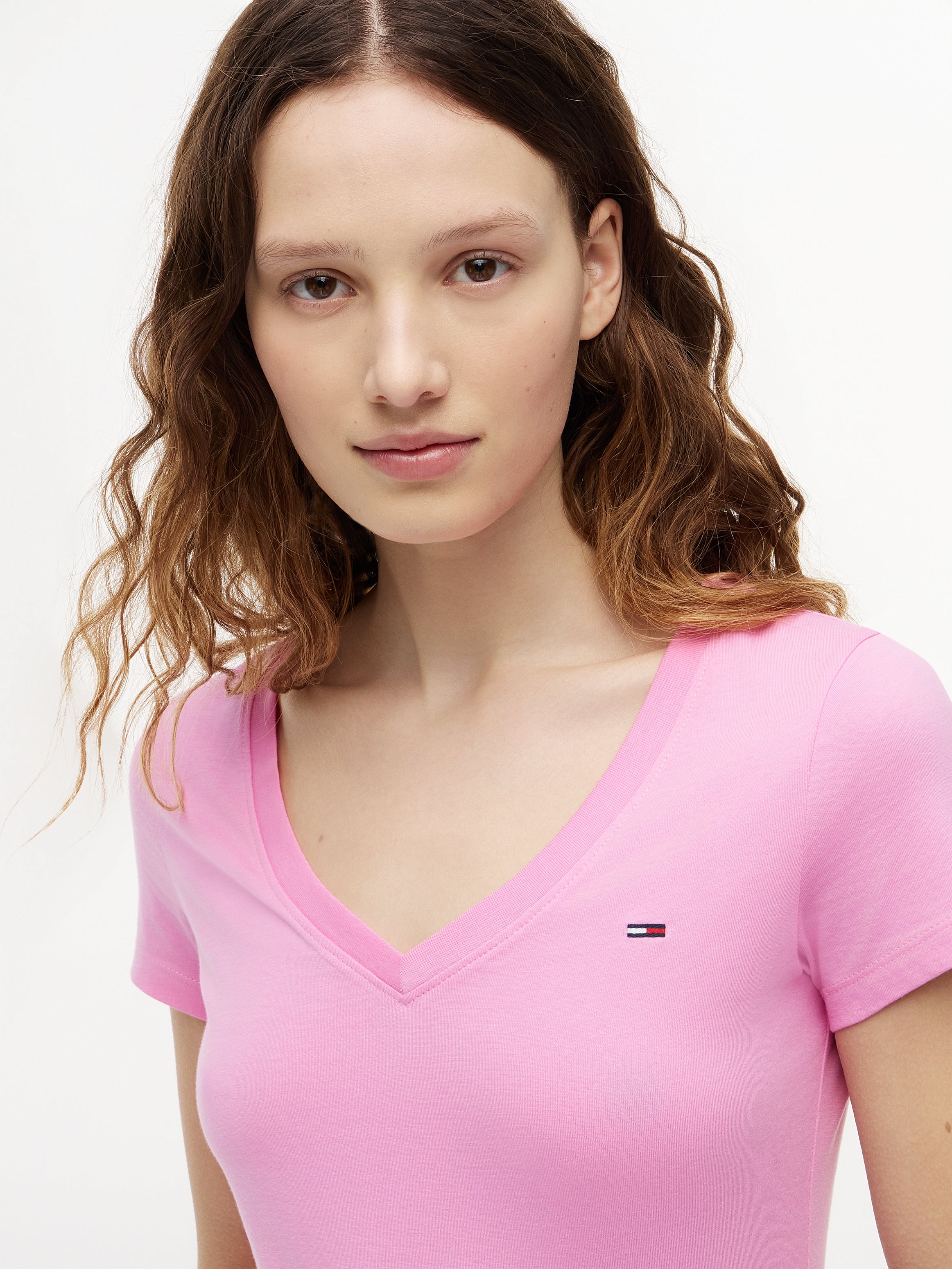 TJW SLIM V-NECK TEE
