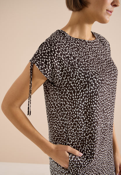 Knielanges Kleid mit Capsleeves