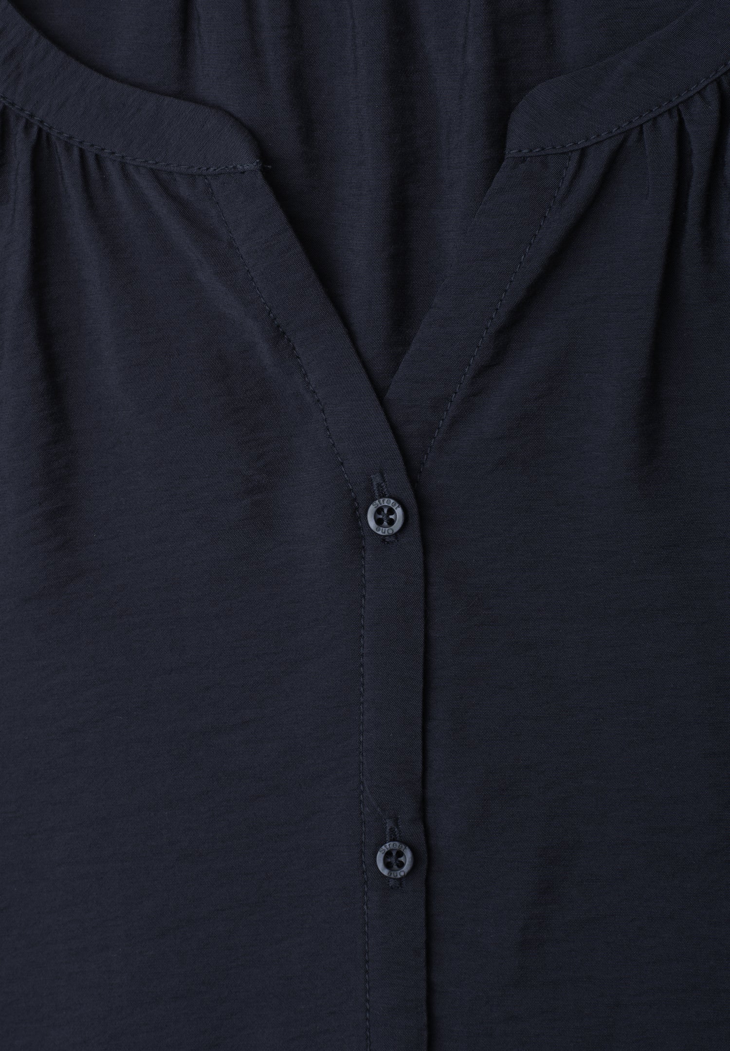 Kurzarm Bluse mit Split Neck und Knöpfen