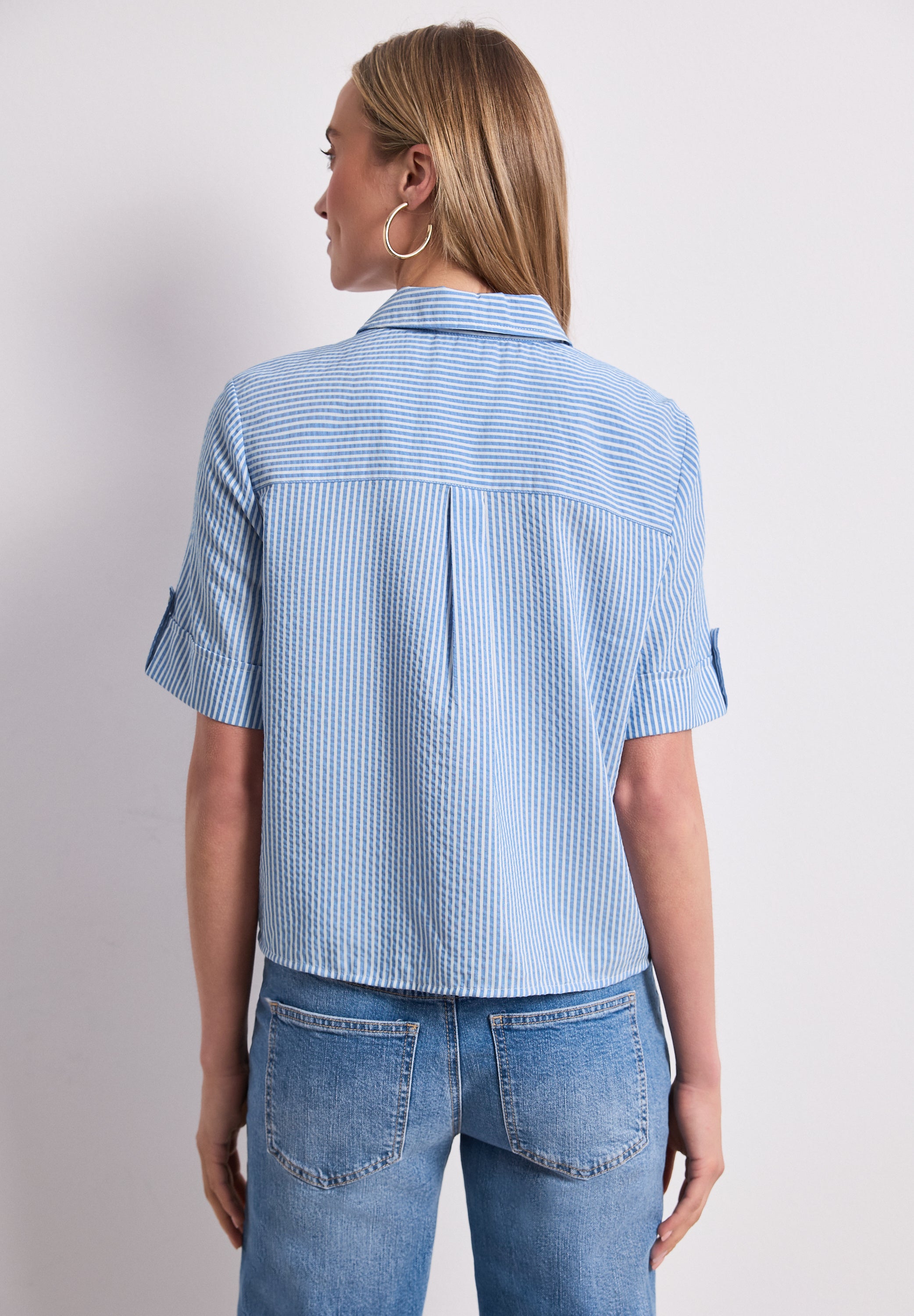 Kurzarm Hemdbluse mit Turn-Up-Details