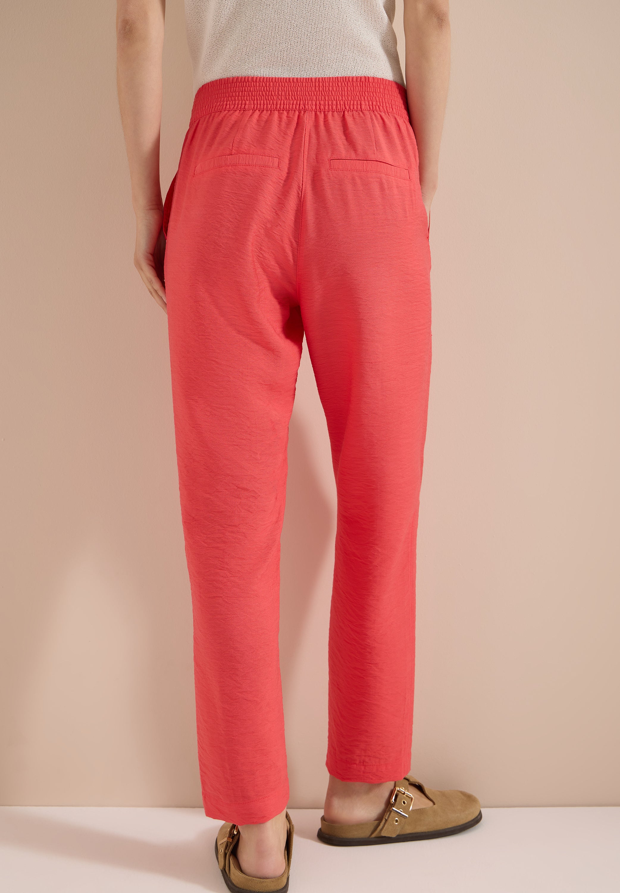 Mid Waist Slim Leg Hose im Loose Fit