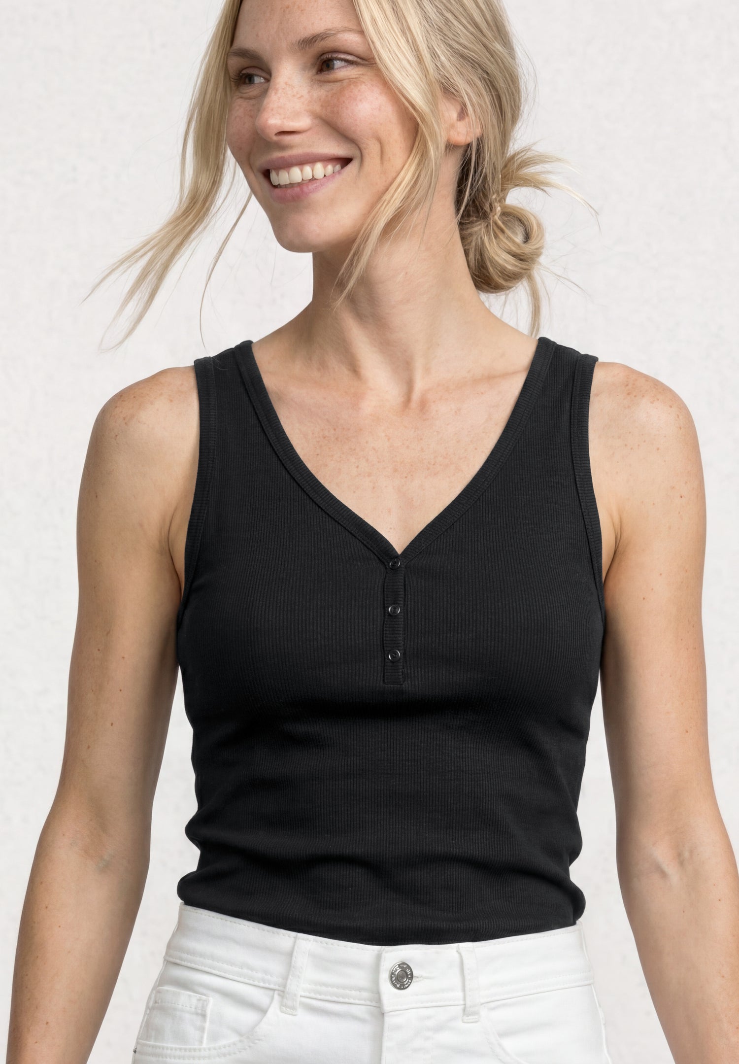 Top in Rippstruktur mit V-Neck