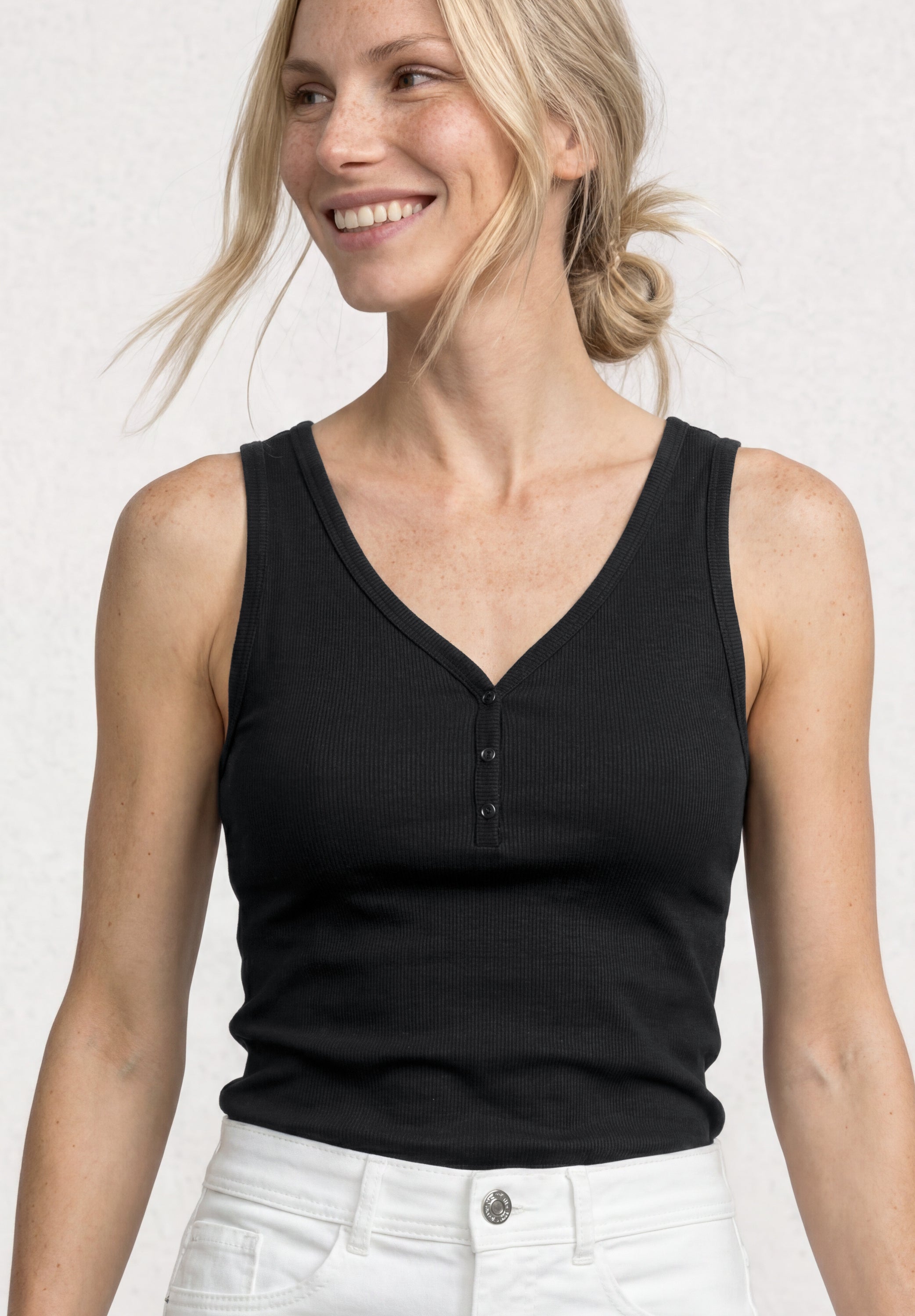 Top in Rippstruktur mit V-Neck
