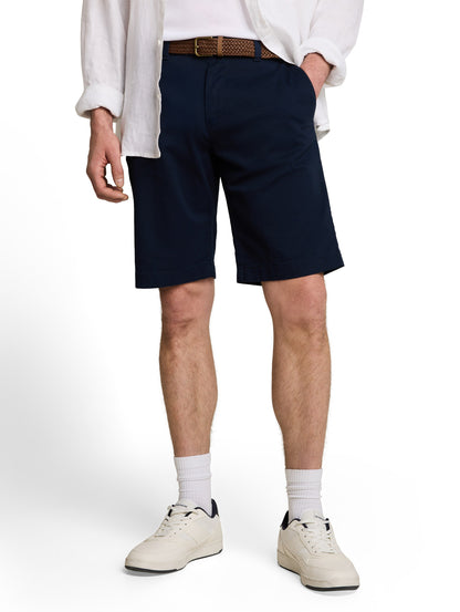 Regular Chino Shorts mit Gürtel