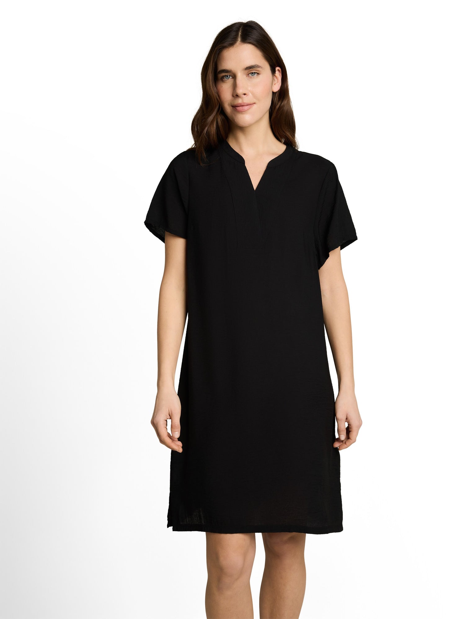 Kleid mit V-Ausschnitt
