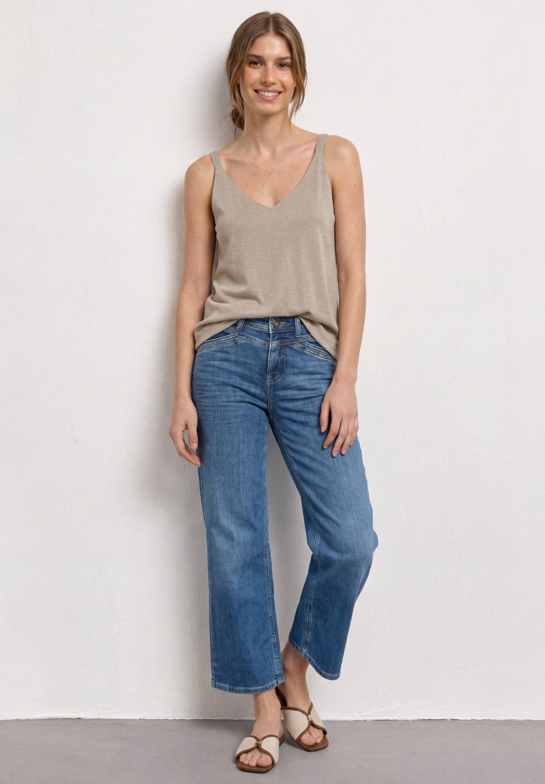 Top mit V-Neck und Glitzerdetails