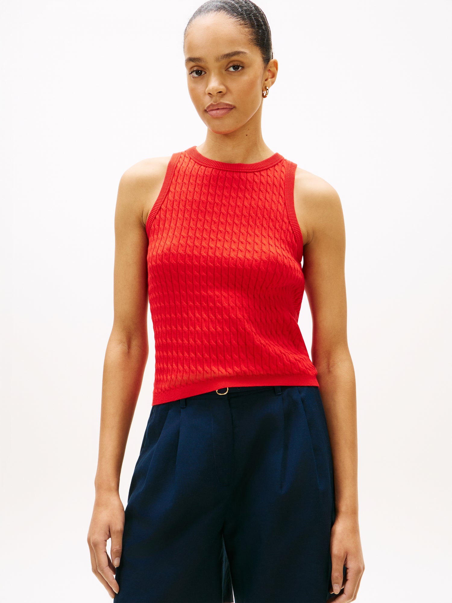 Cable Knit Slim Sweater Vest