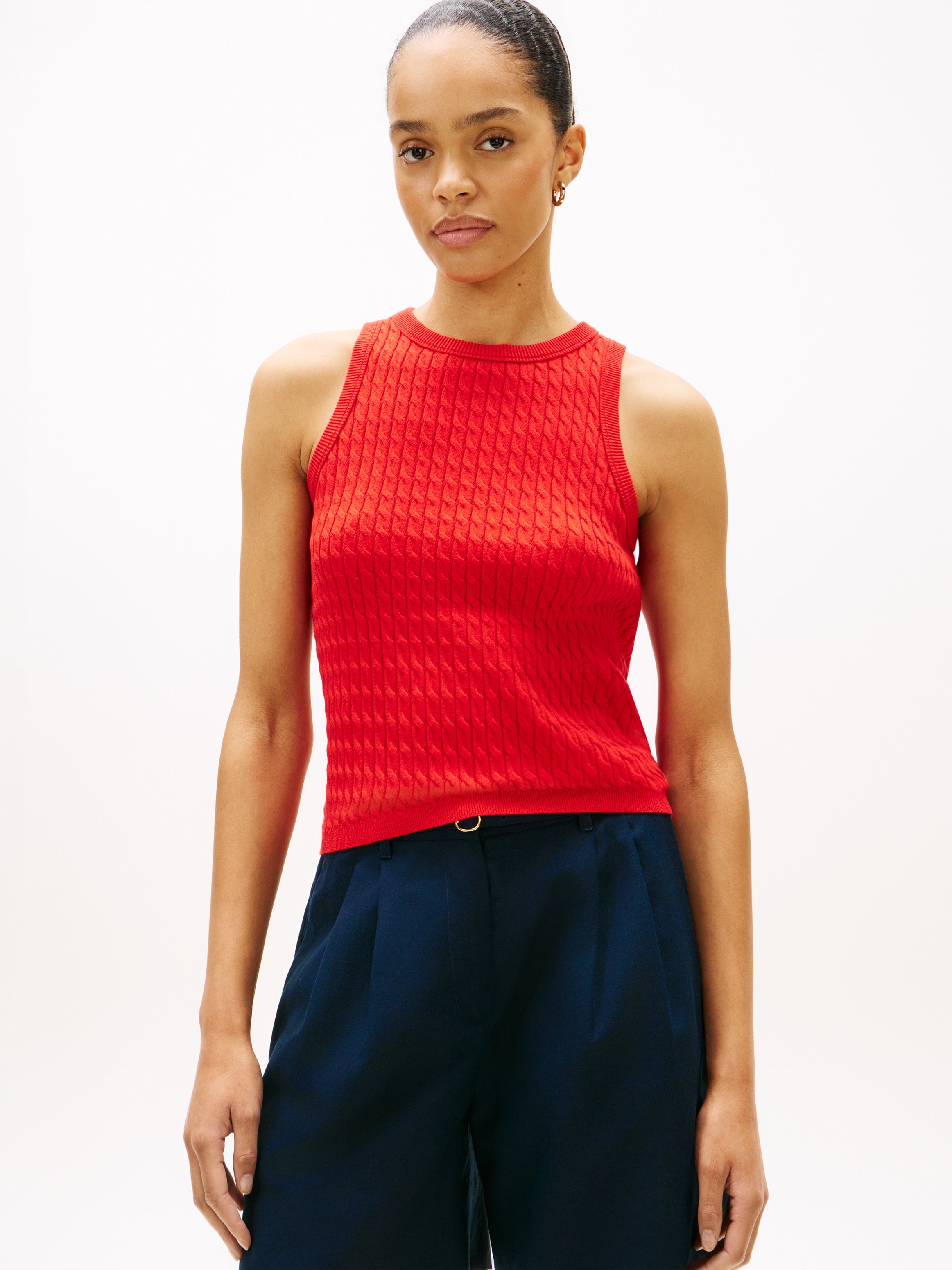 Cable Knit Slim Sweater Vest