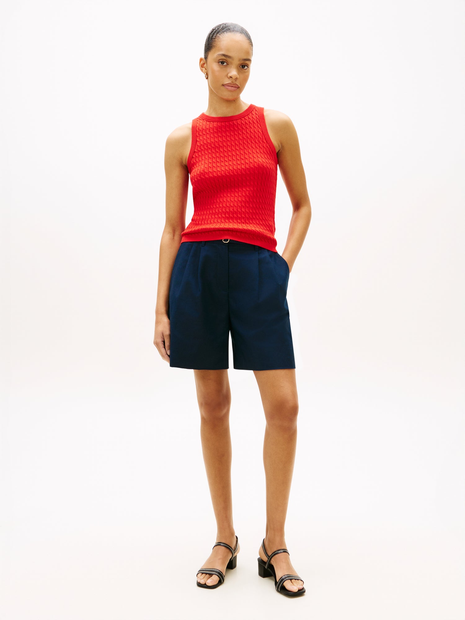 Cable Knit Slim Sweater Vest