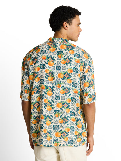 Loose Fit Resort Kurzarmhemd mit Rückenprint