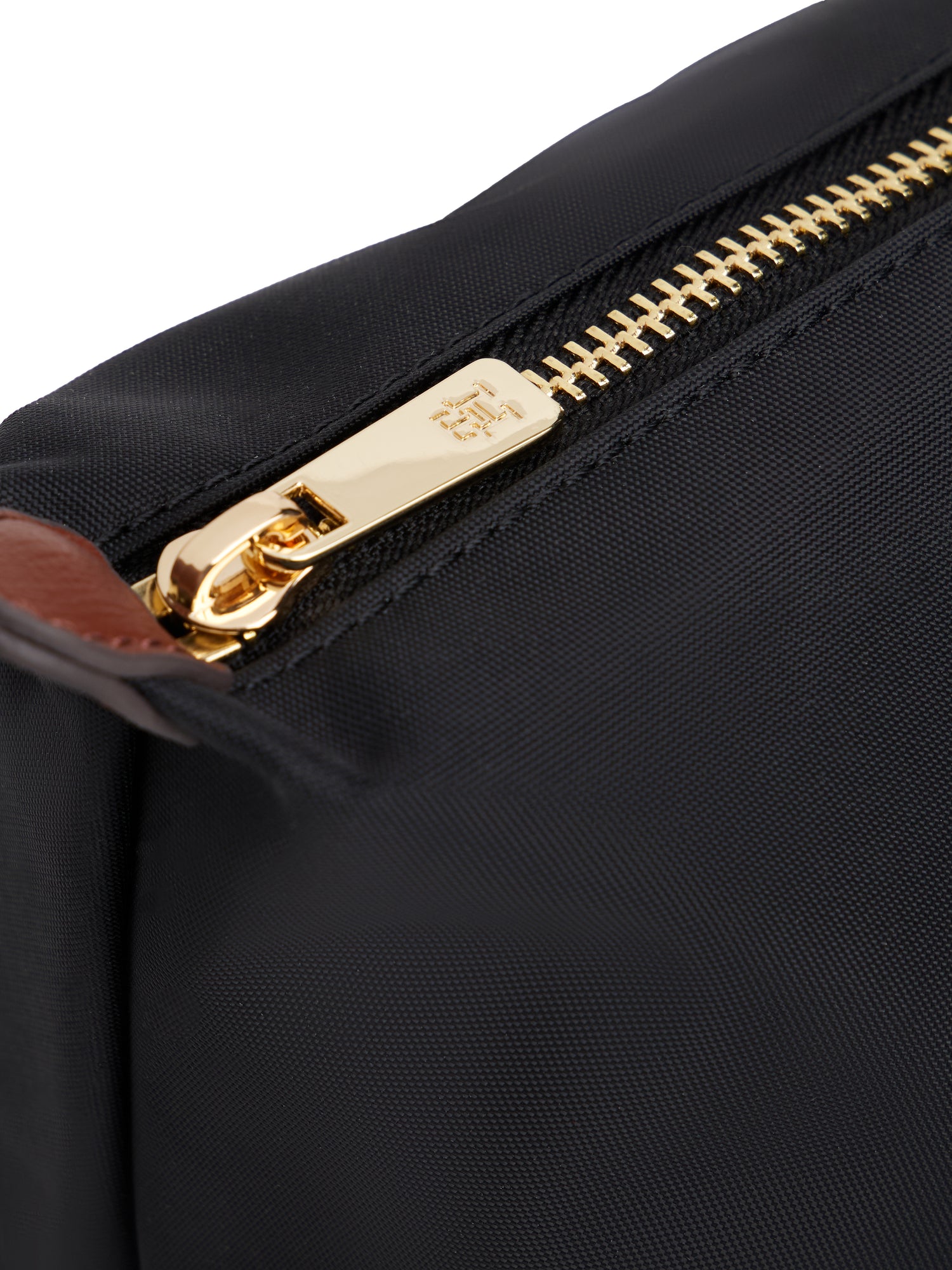 TH ICON WASHBAG NYLON