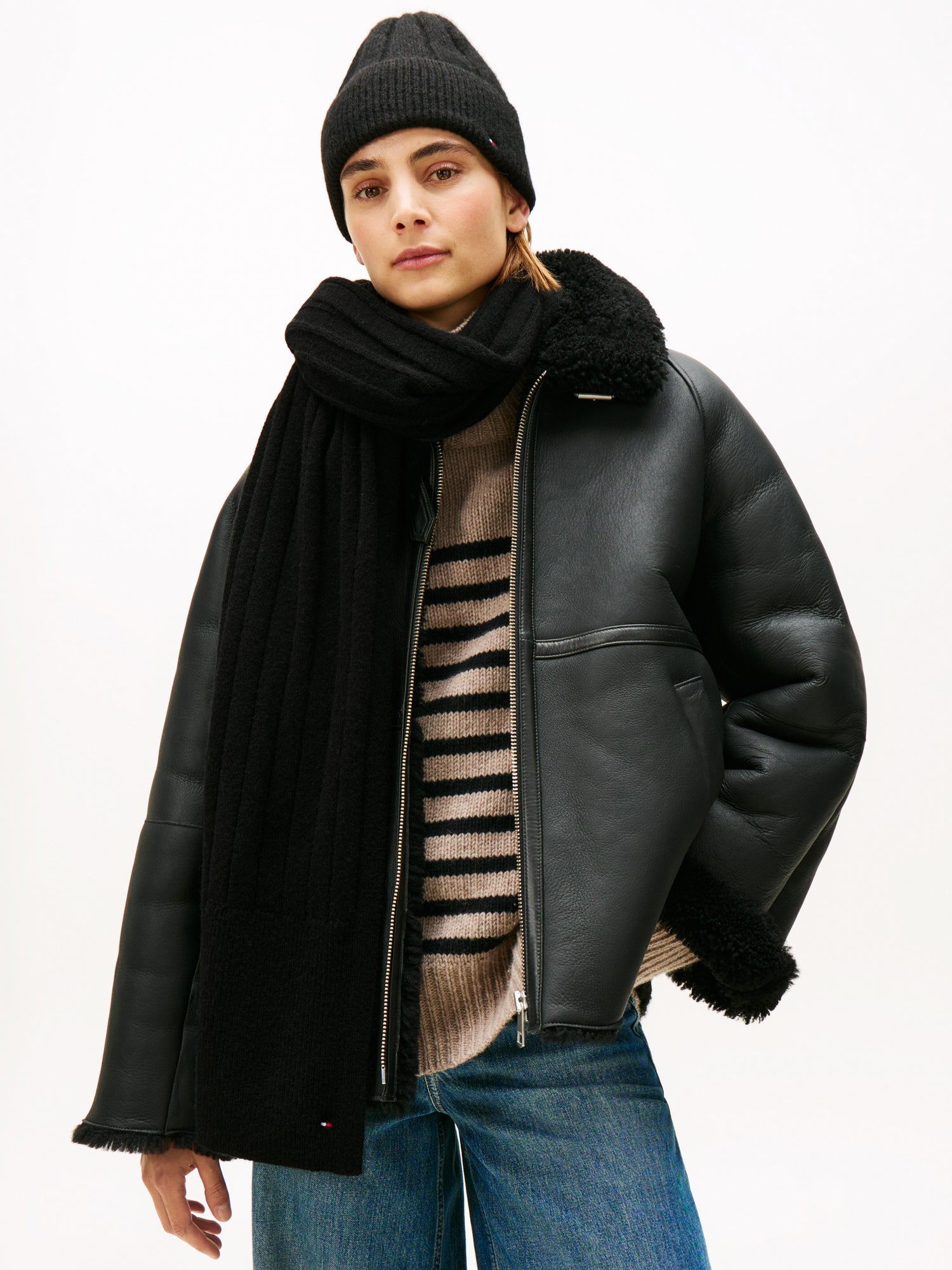 TH FLAG FLUFFY BEANIE &amp; SCARF GP