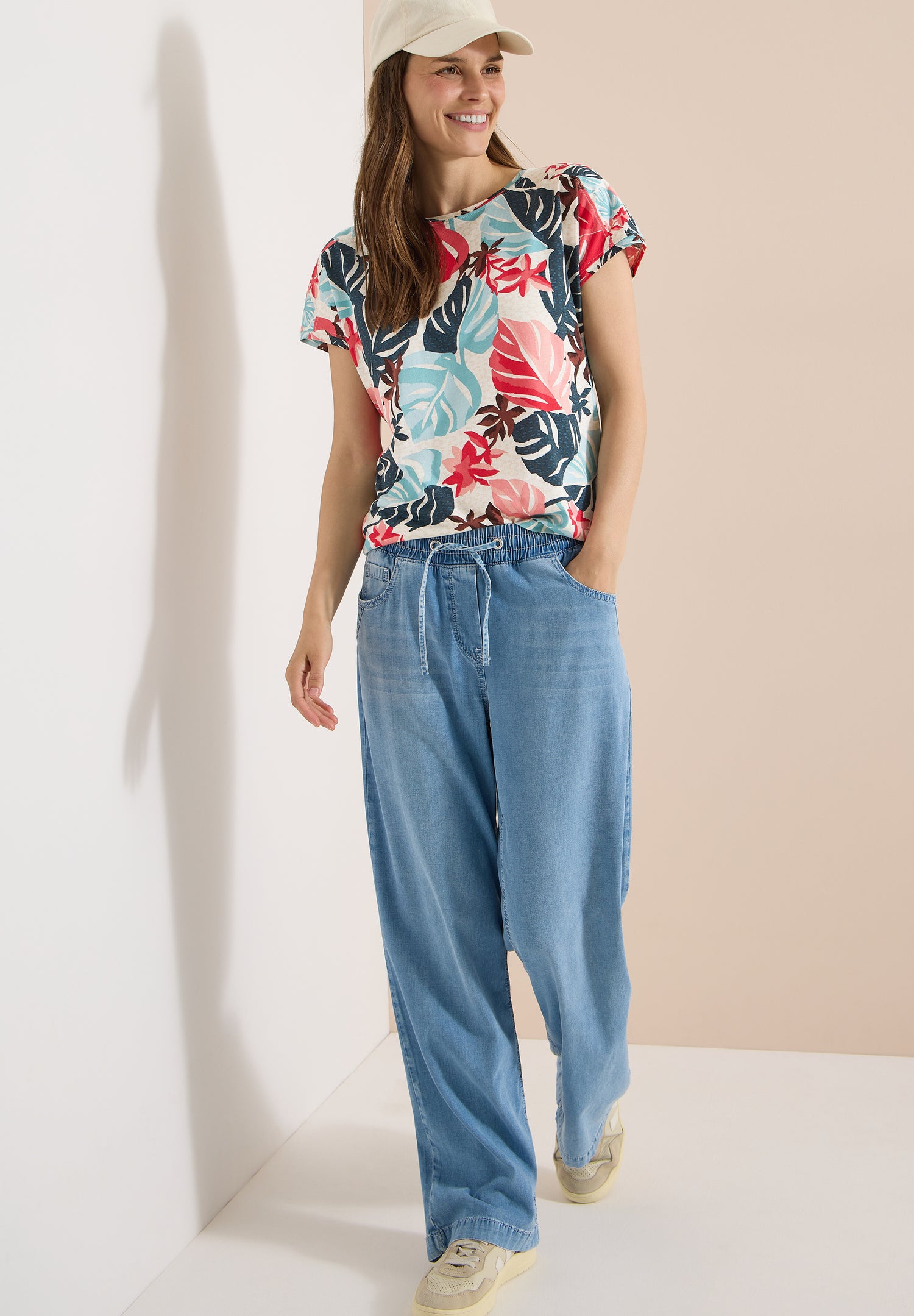 T-Shirt mit U-Boot-Ausschnitt und Print