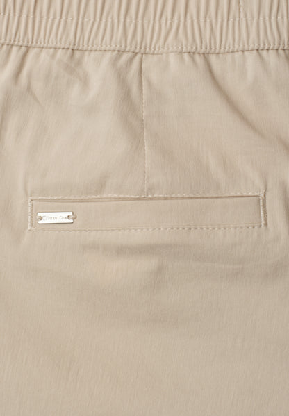 Slim Leg Chino mit Elastikbund