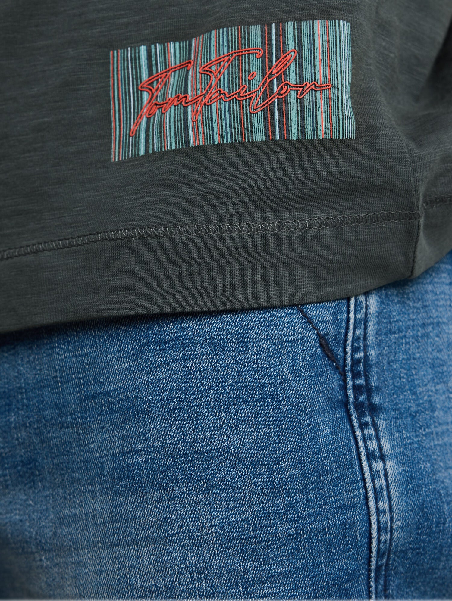 T-Shirt mit V-Ausschnitt